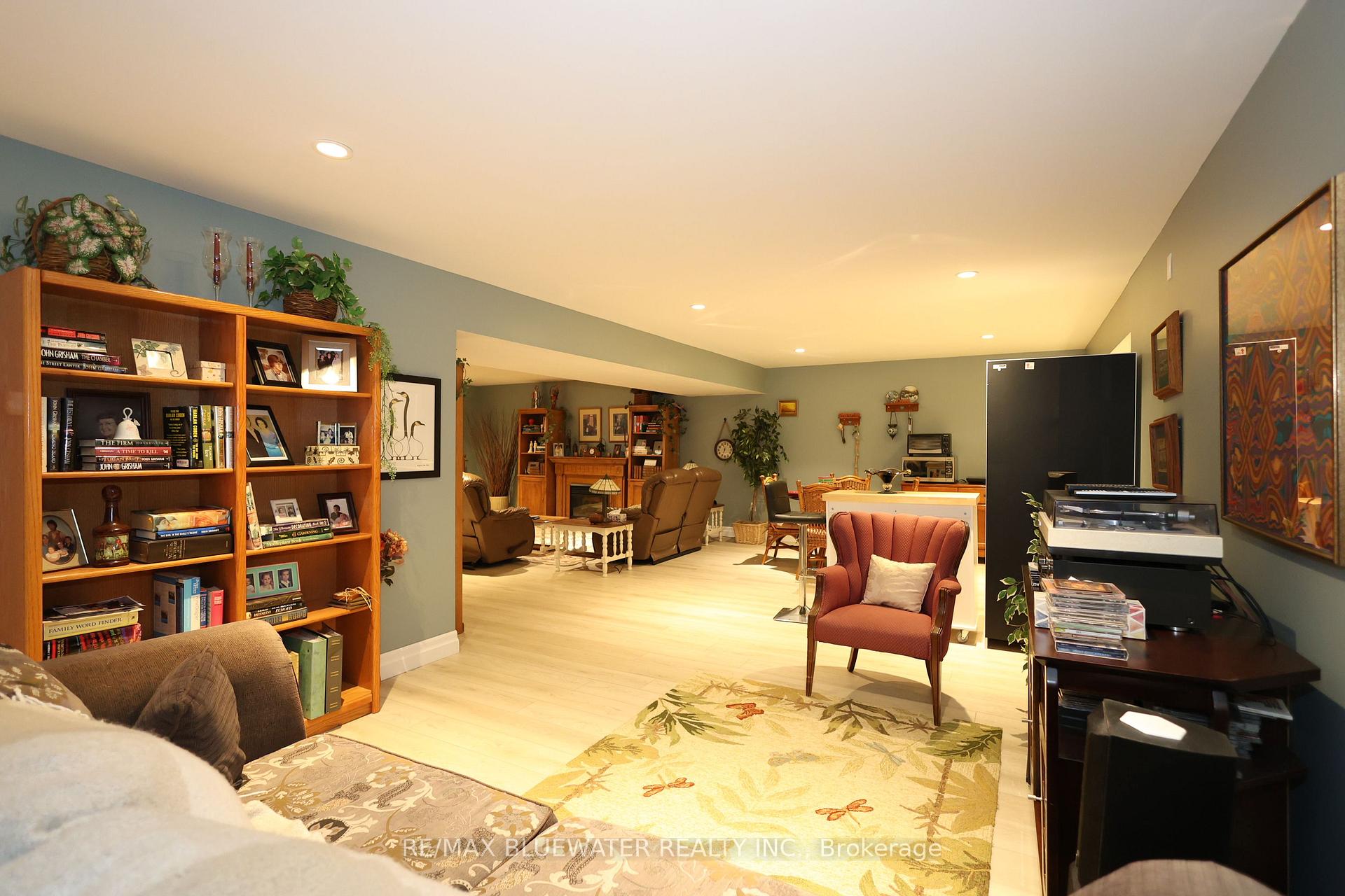 Photo 31 of 135 Mill Street, North Middlesex, Parkhill — HOMEH