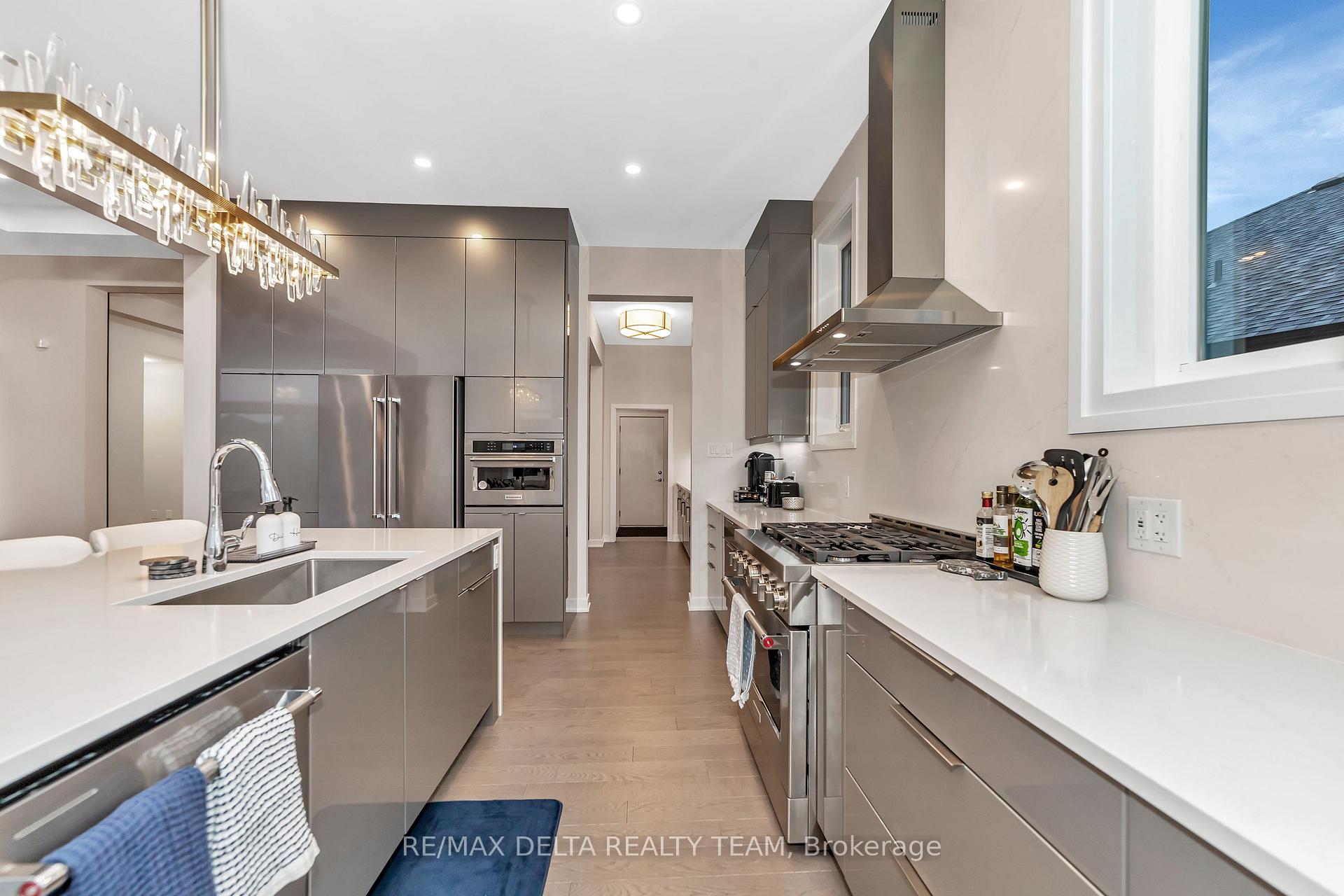 Photo 10 of 912 Socca Crescent, Ottawa, Notting Hill/Summerside — HOMEH