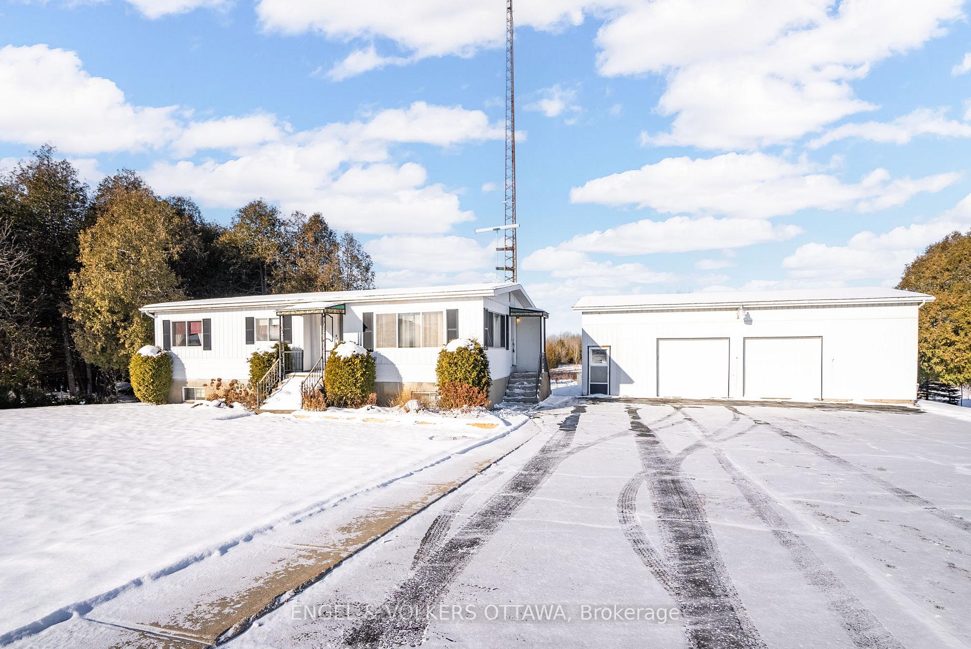 Photo 2 of 3875 County 45 Road, North Glengarry, North Glengarry (Kenyon) Twp — HOMEH
