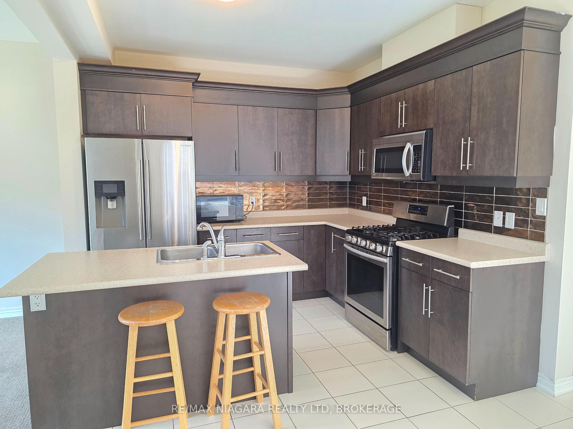 Photo 5 of 4476 Shuttleworth Drive, Niagara Falls, Lyons Creek — HOMEH