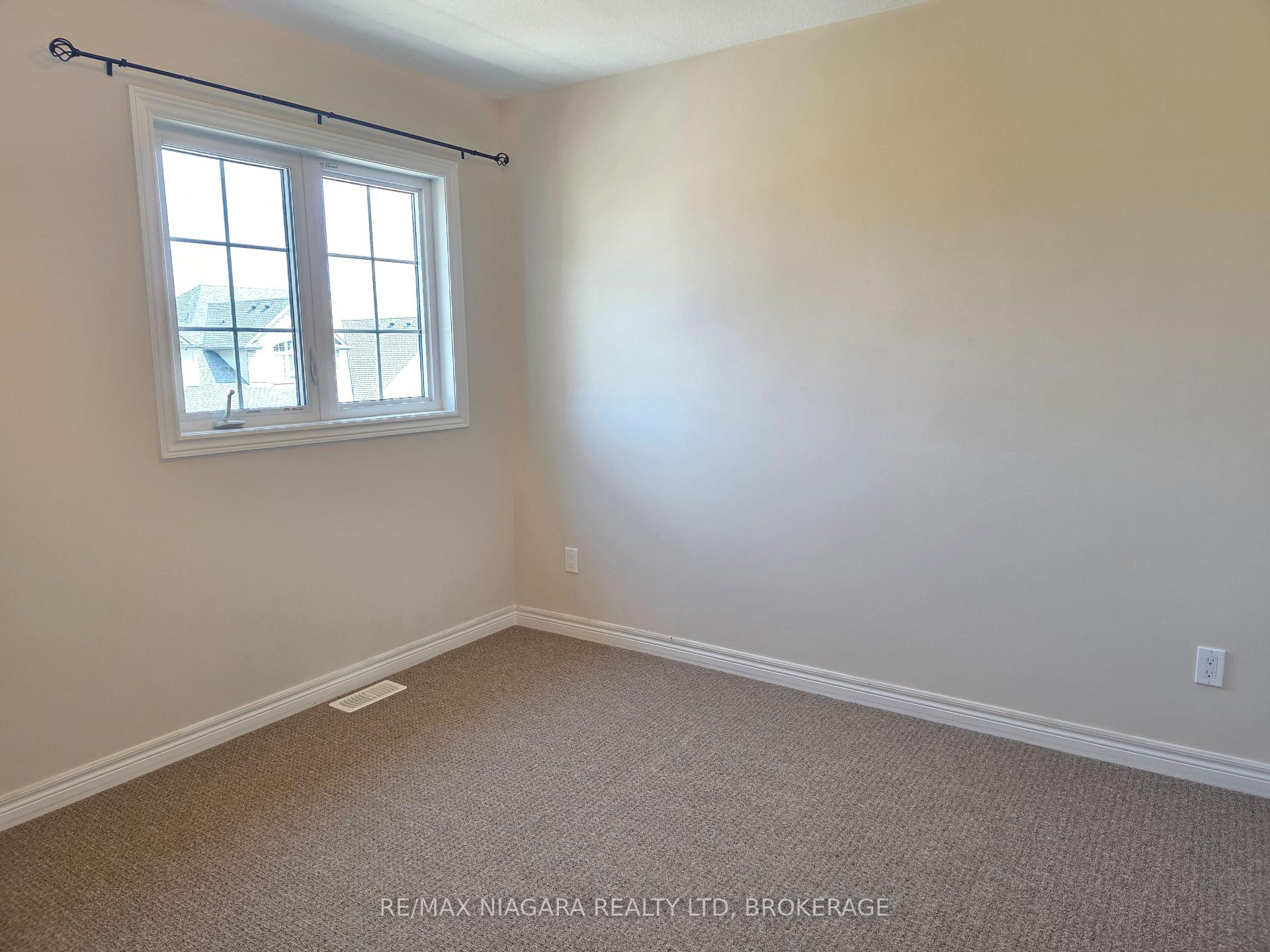 Photo 16 of 4476 Shuttleworth Drive, Niagara Falls, Lyons Creek — HOMEH