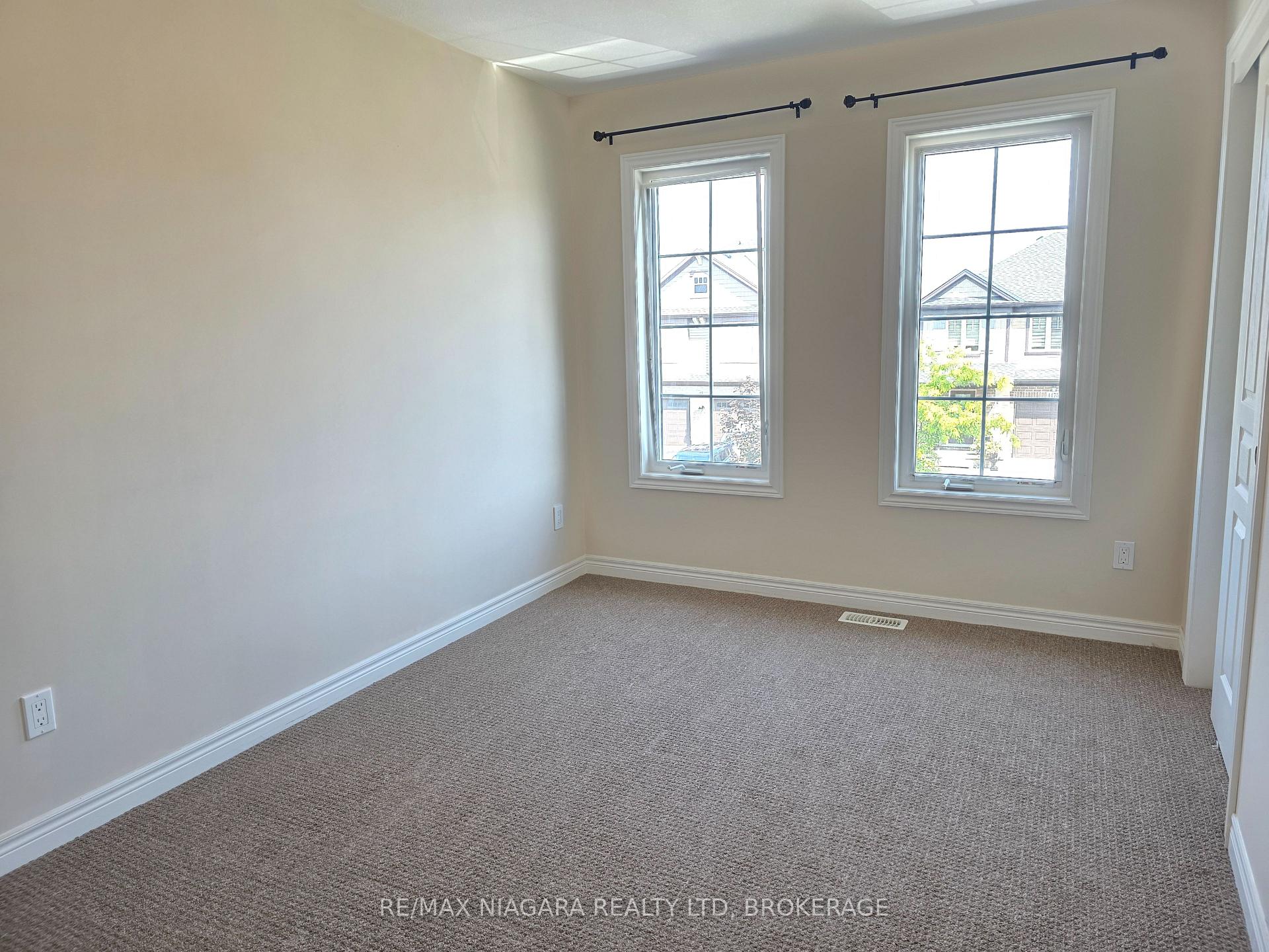 Photo 17 of 4476 Shuttleworth Drive, Niagara Falls, Lyons Creek — HOMEH