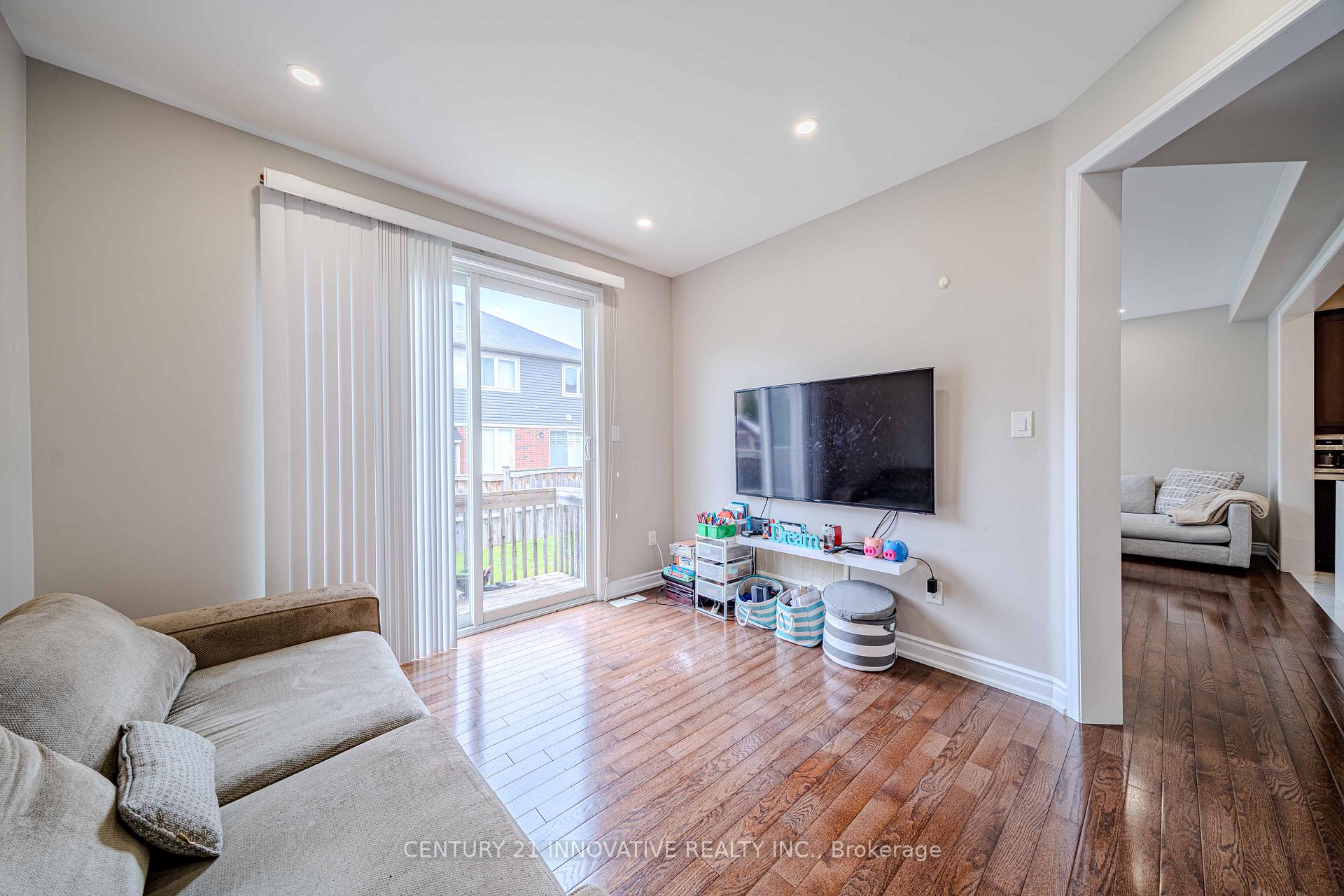 Photo 4 of 960 Dice Way, Milton, Willmott — HOMEH
