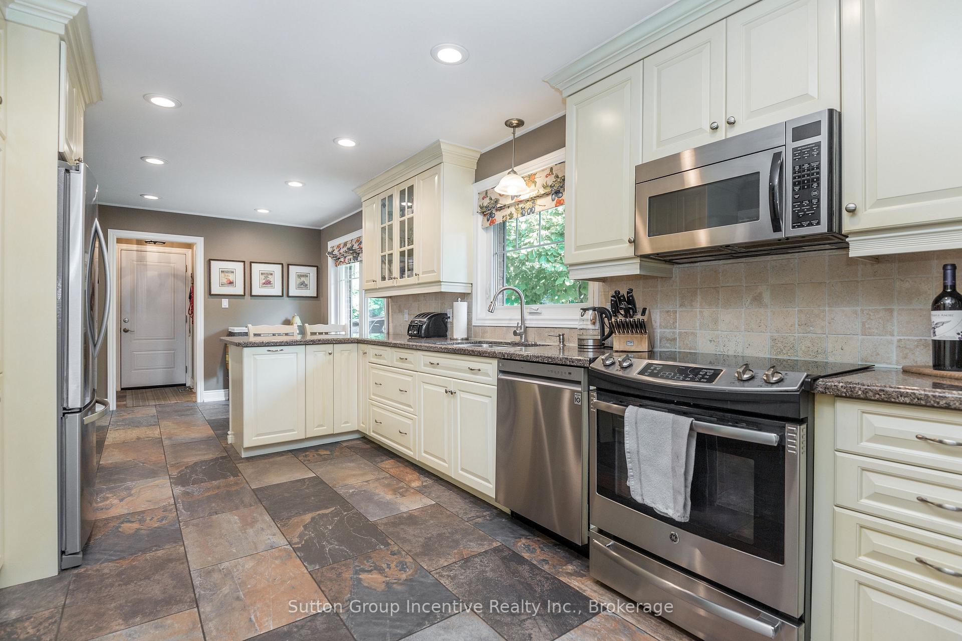 Photo 16 of 6492 13TH Line, New Tecumseth, Rural New Tecumseth — HOMEH