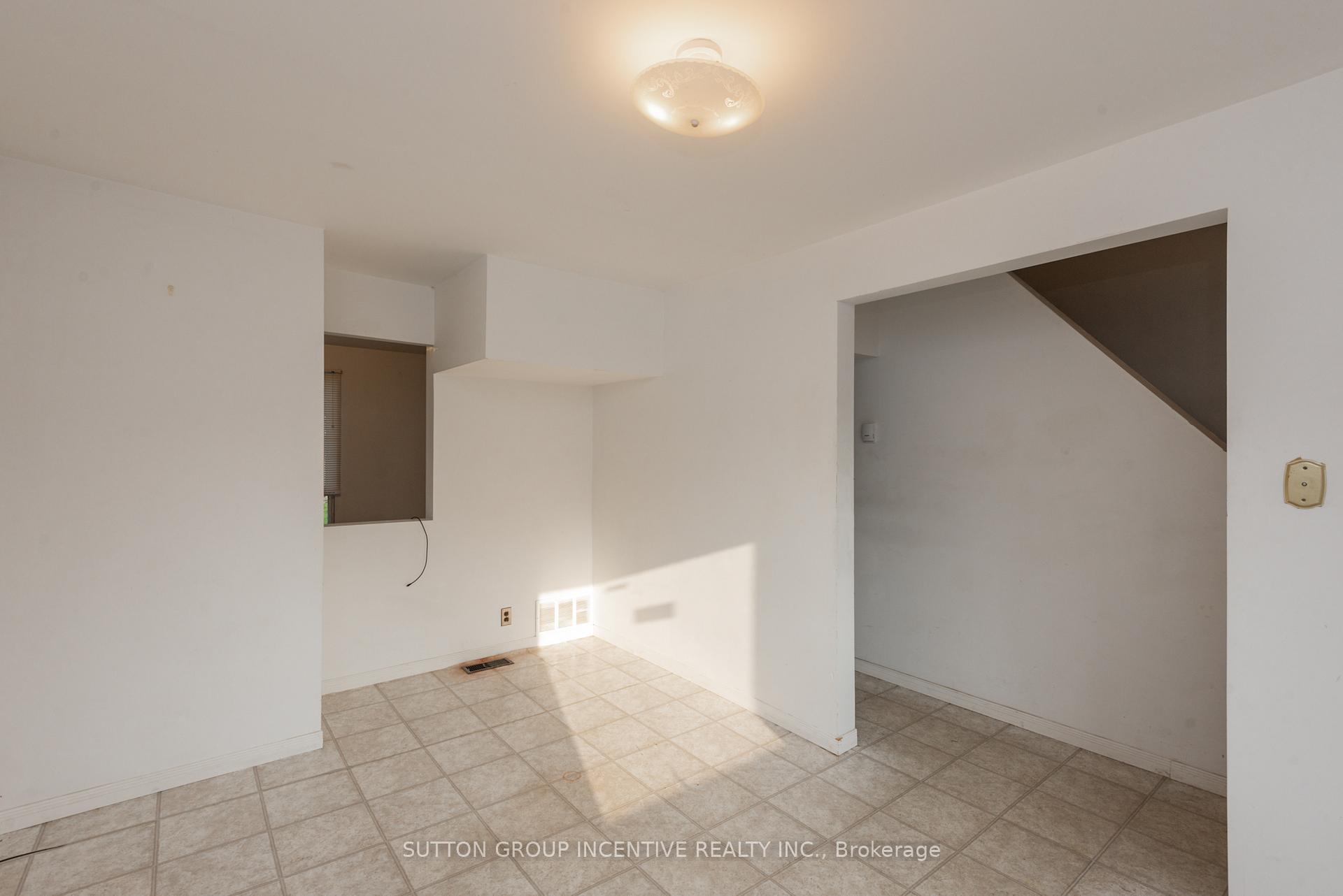 Photo 6 of 143 Sixth Avenue W, North Bay, Central — HOMEH