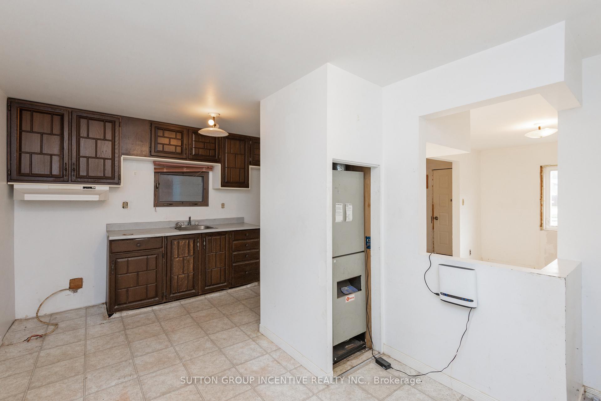 Photo 11 of 143 Sixth Avenue W, North Bay, Central — HOMEH