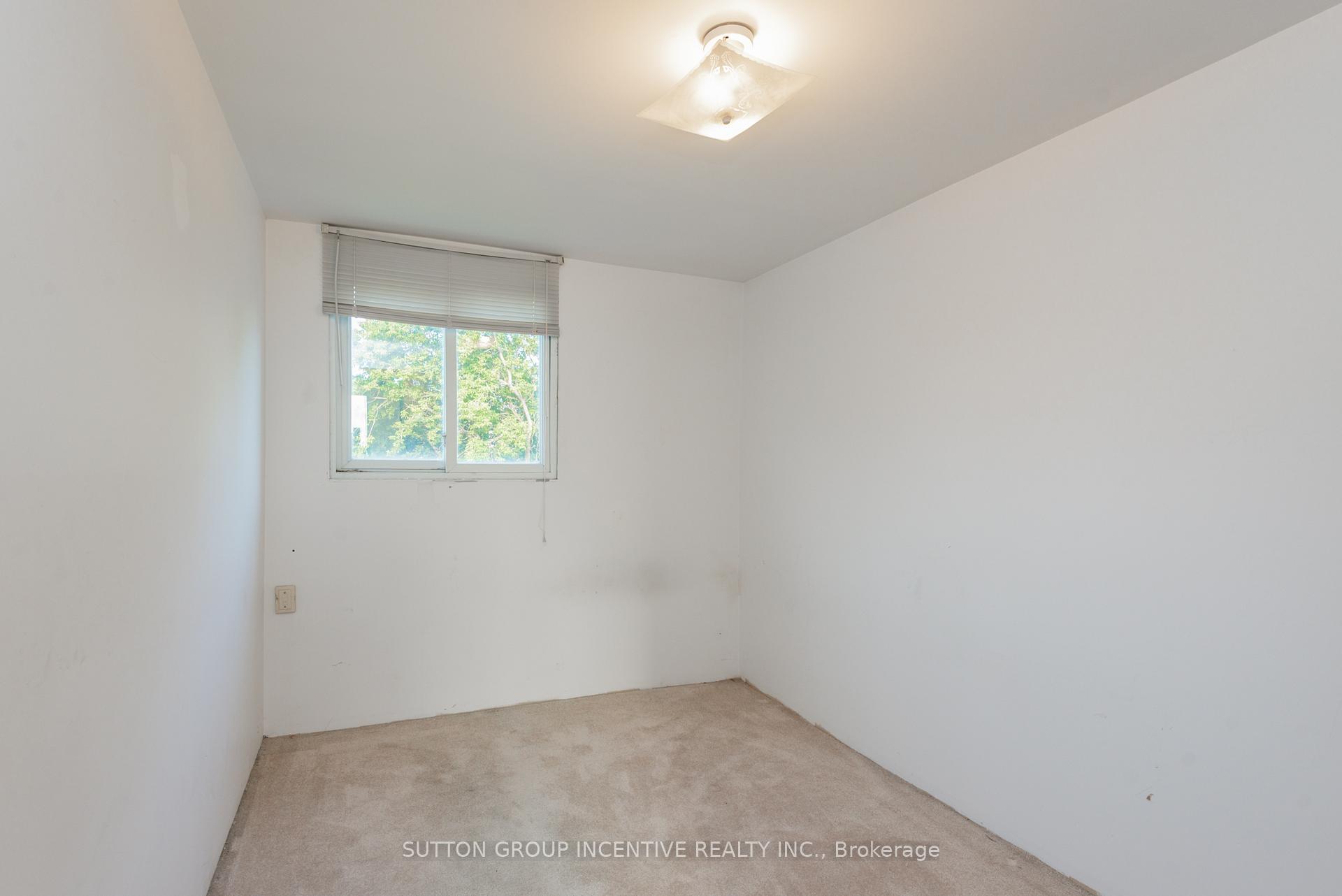 Photo 12 of 143 Sixth Avenue W, North Bay, Central — HOMEH