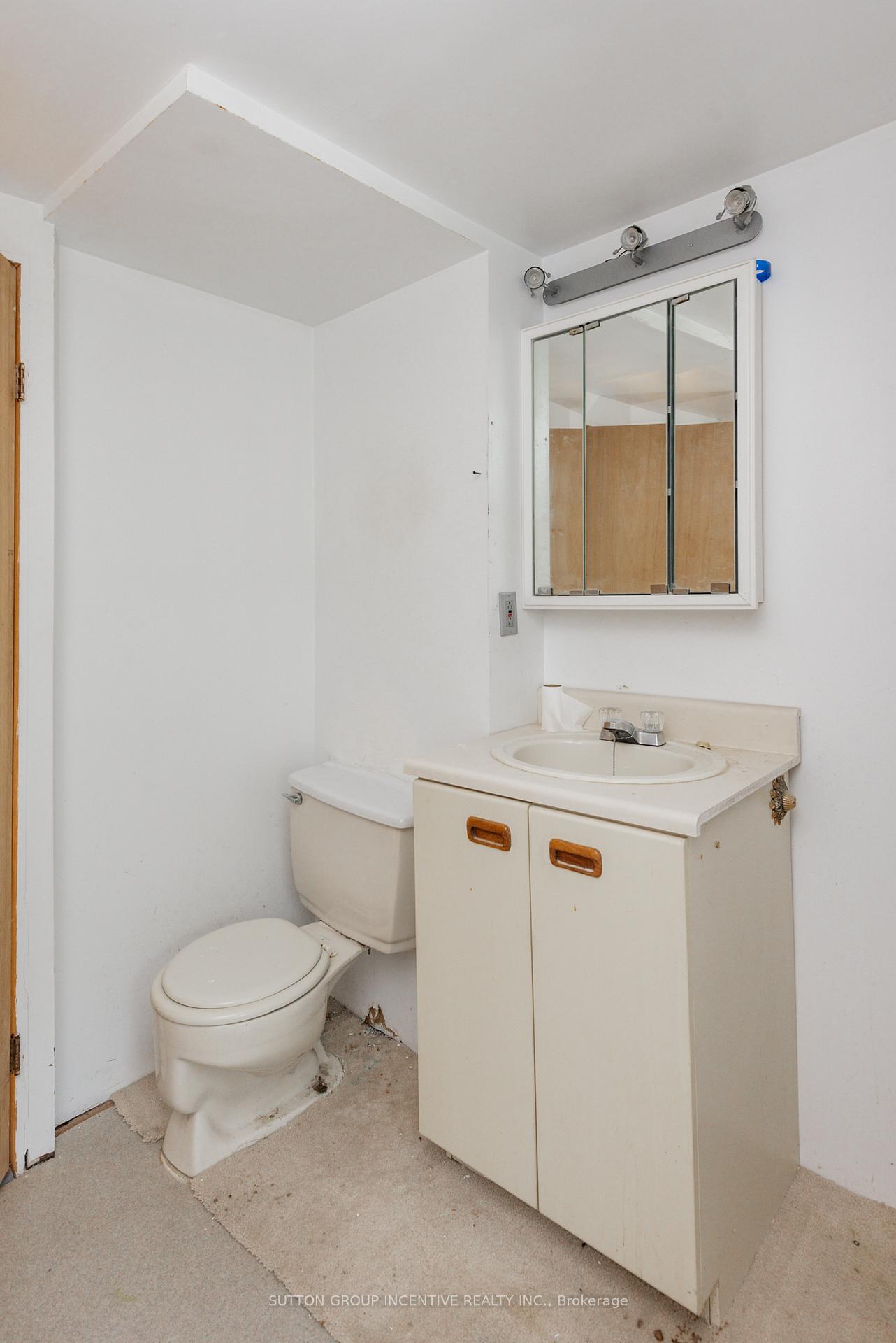Photo 15 of 143 Sixth Avenue W, North Bay, Central — HOMEH