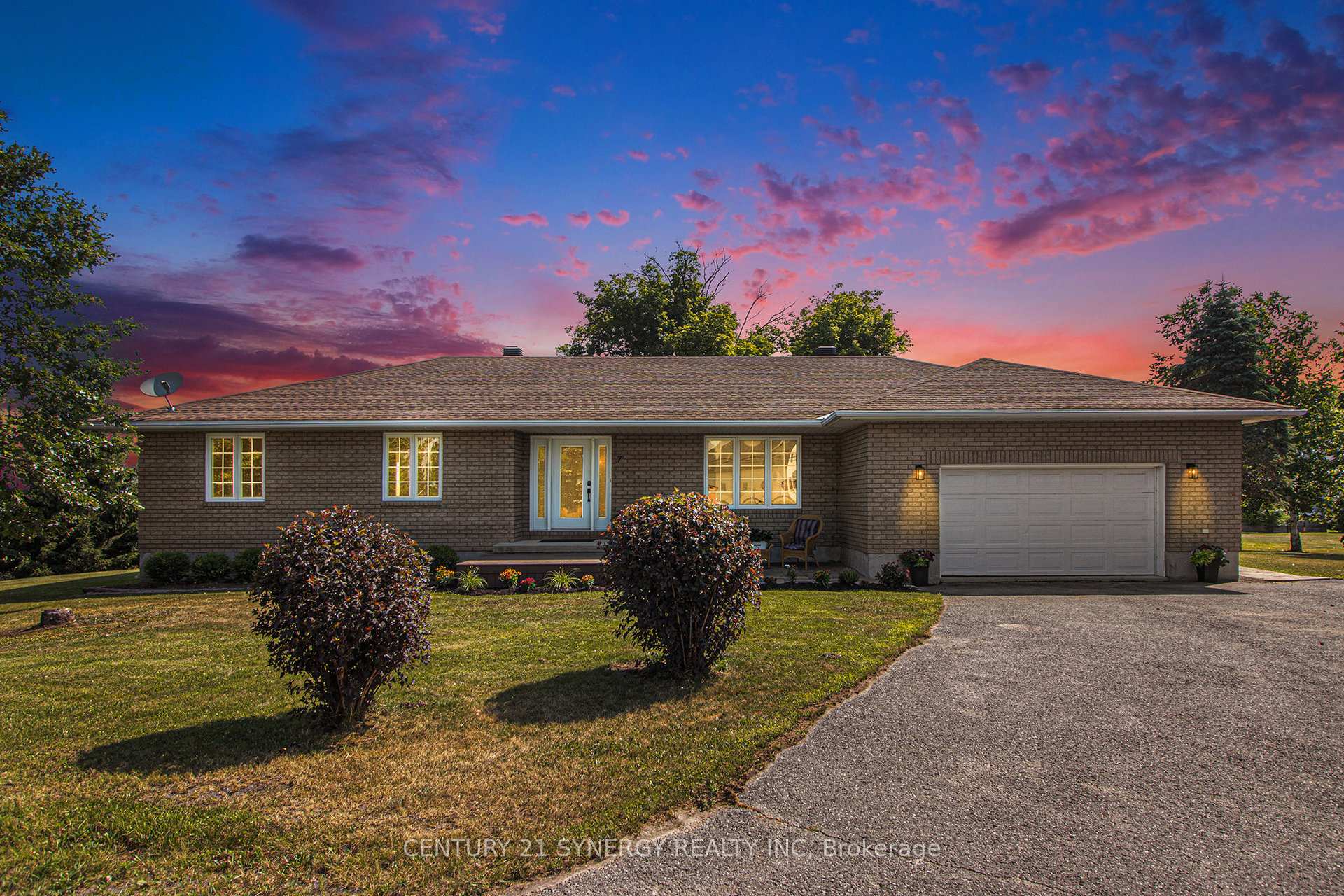 Photo 2 of 7 Bridge Street, North Stormont, North Stormont (Finch) Twp — HOMEH