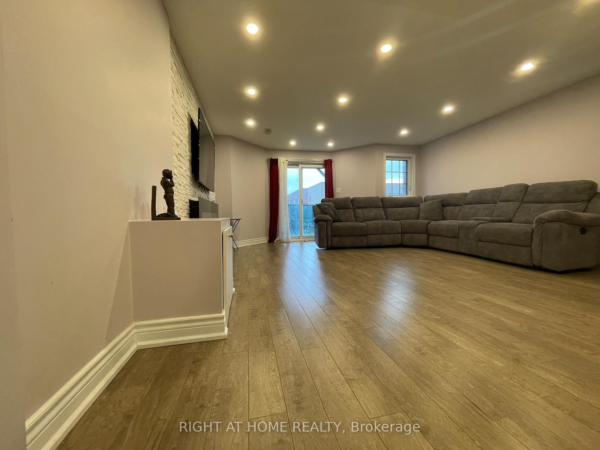 Photo 9 of 362 Pringle (BSMNT) Avenue, Milton, Scott — HOMEH