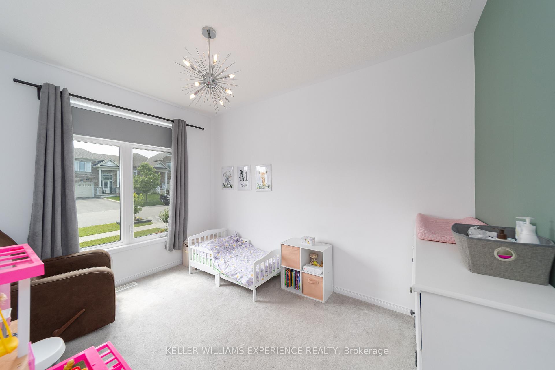 Photo 5 of 129 Isabella Drive, Orillia — HOMEH