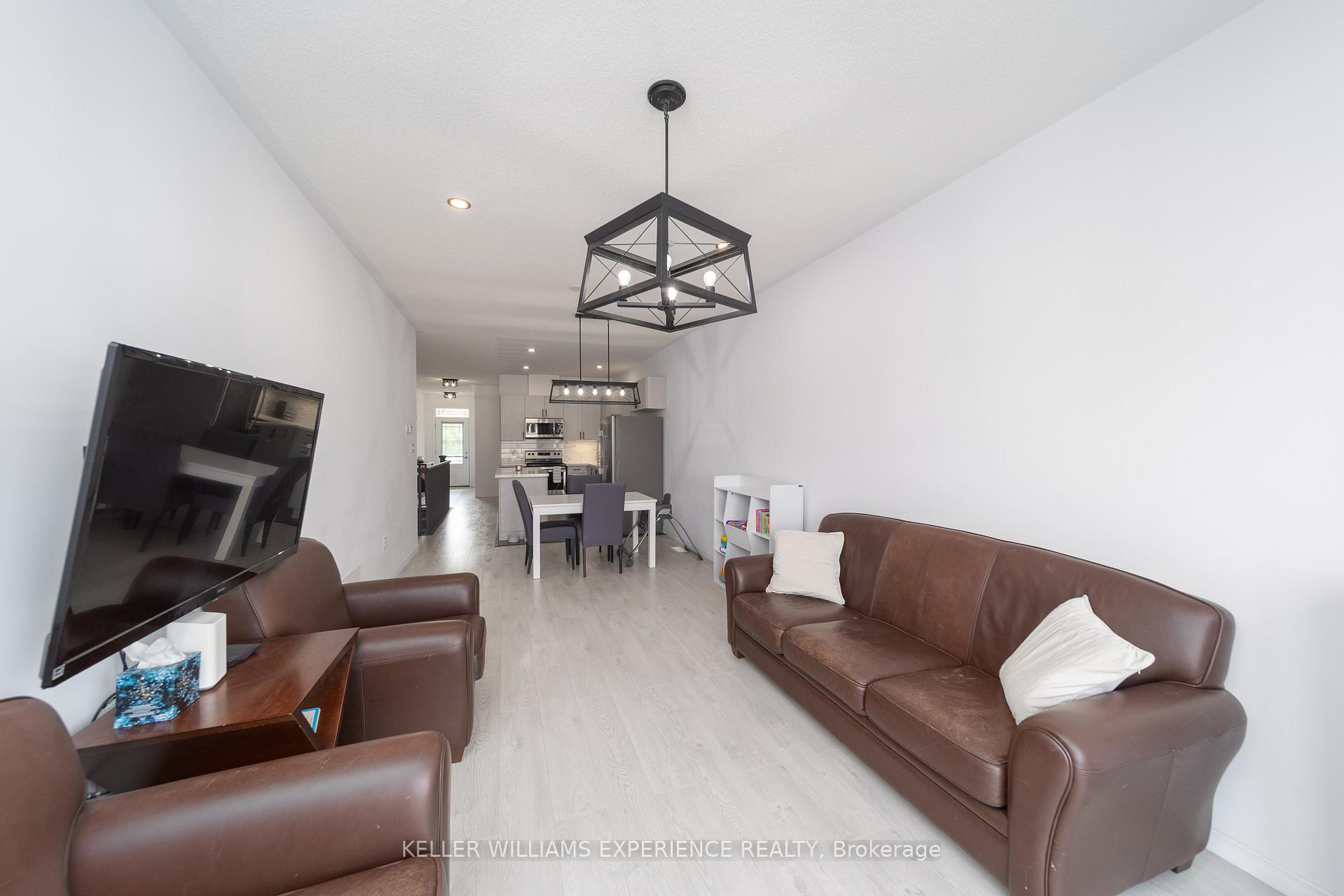 Photo 16 of 129 Isabella Drive, Orillia — HOMEH