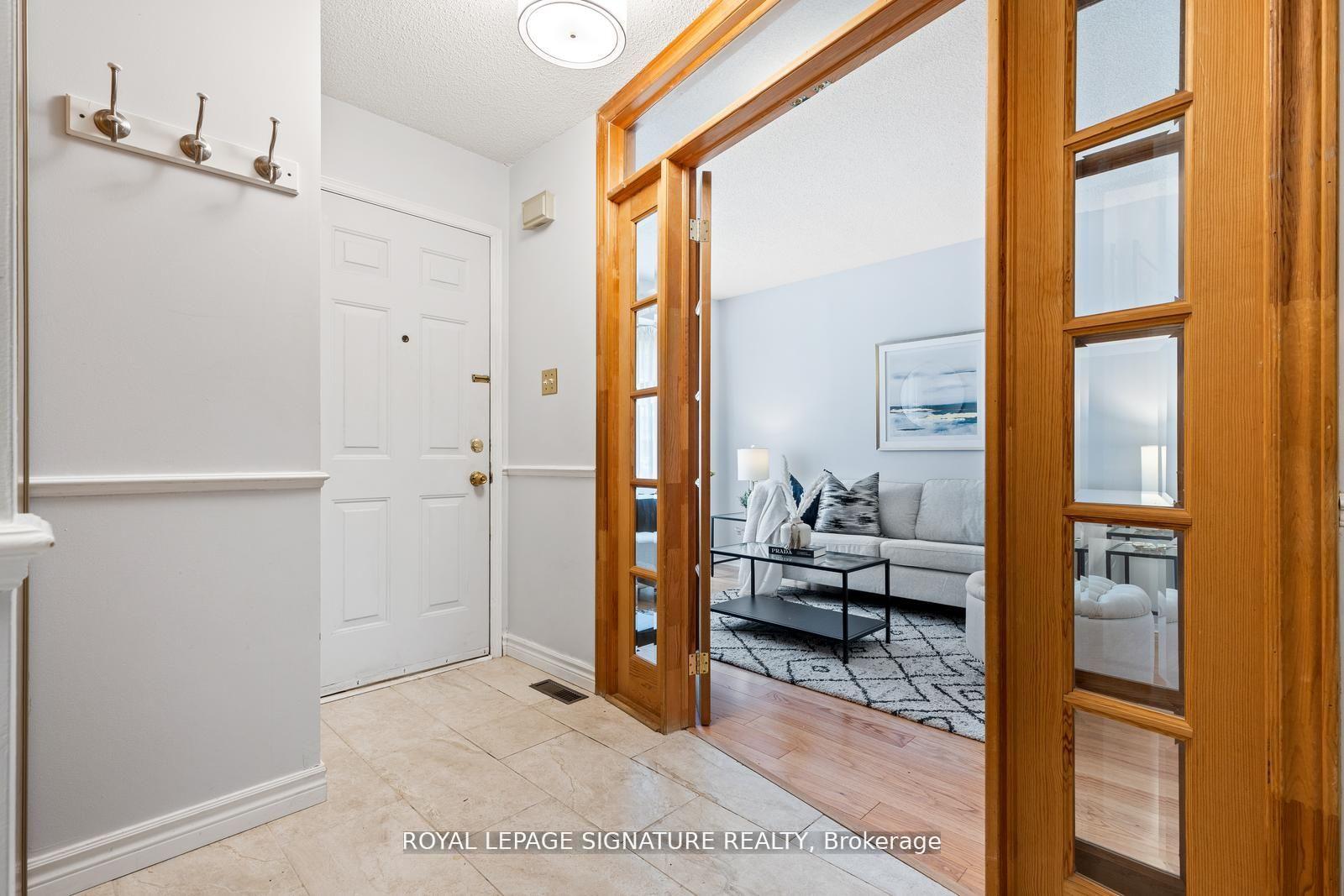 Photo 3 of 6441 Colebrook Crescent, Mississauga, Meadowvale — HOMEH
