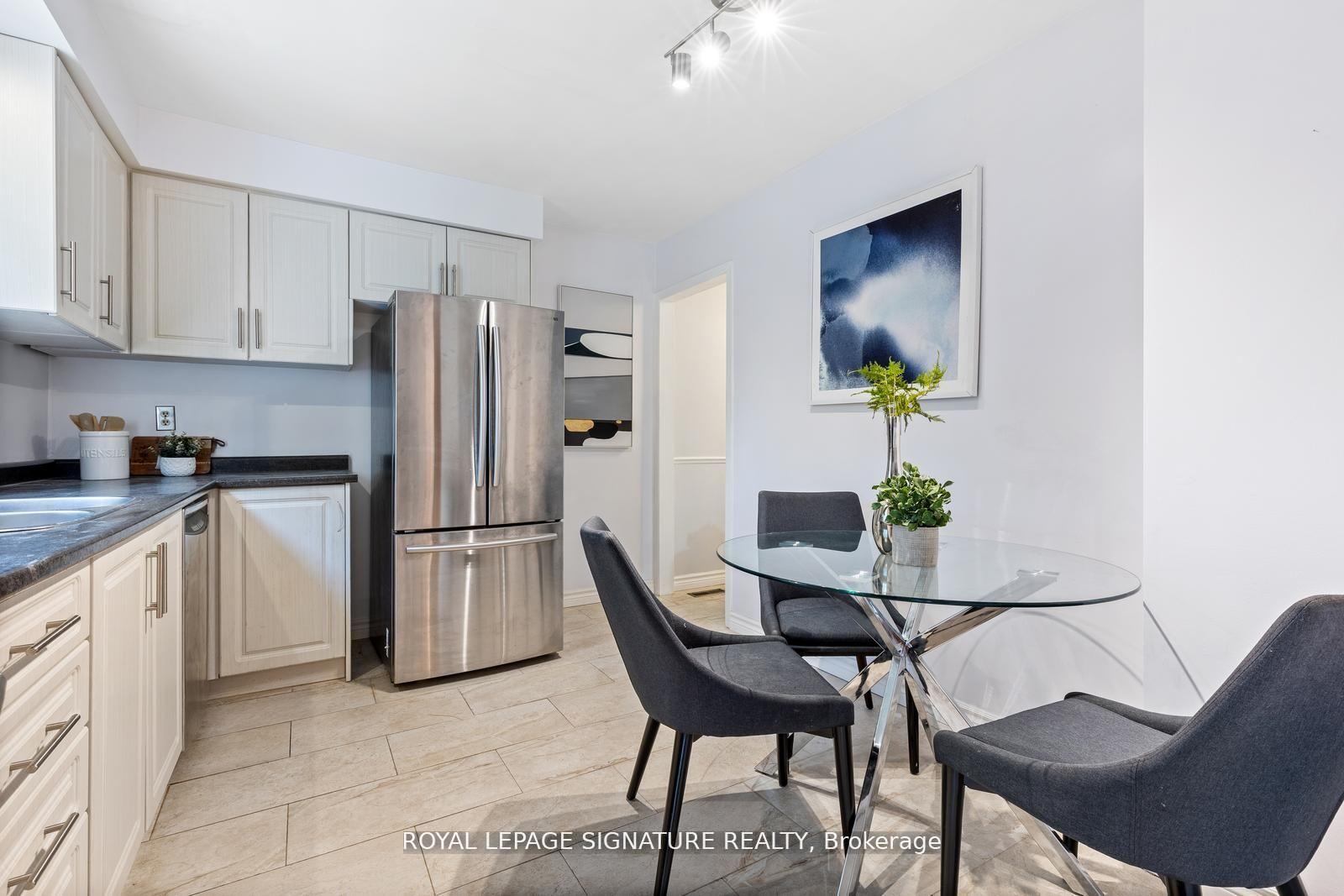 Photo 8 of 6441 Colebrook Crescent, Mississauga, Meadowvale — HOMEH