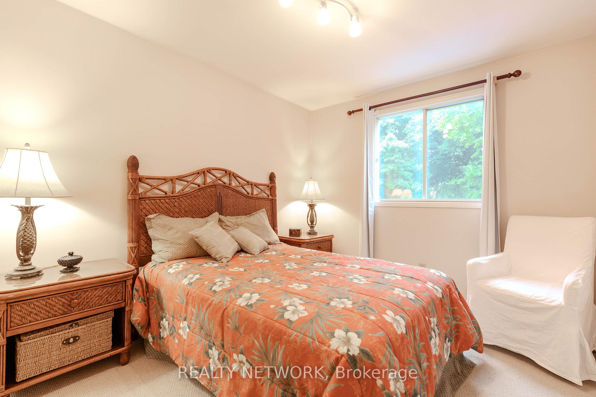 Photo 9 of 6539 Jupiter Boulevard, Niagara Falls, Stamford — HOMEH