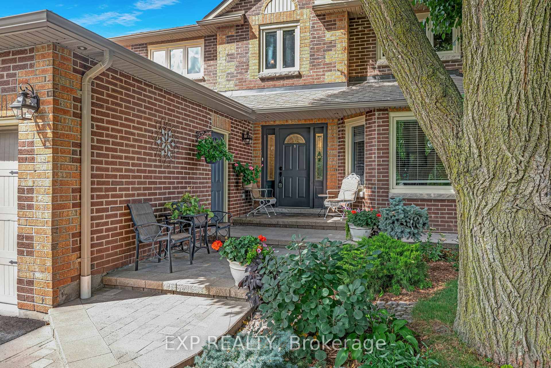 Photo 3 of 308 John Bowser Crescent, Newmarket, Glenway Estates — HOMEH