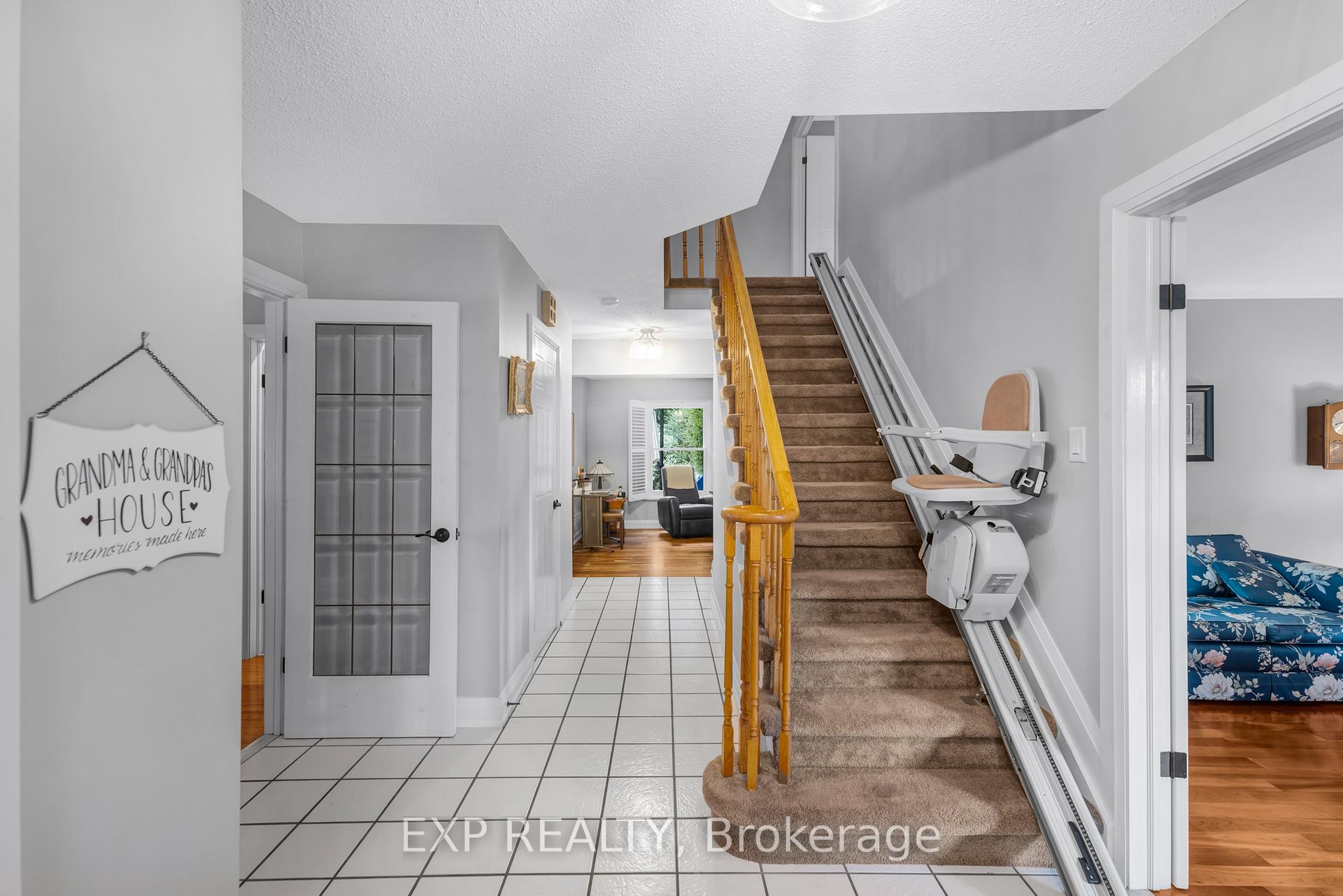 Photo 8 of 308 John Bowser Crescent, Newmarket, Glenway Estates — HOMEH