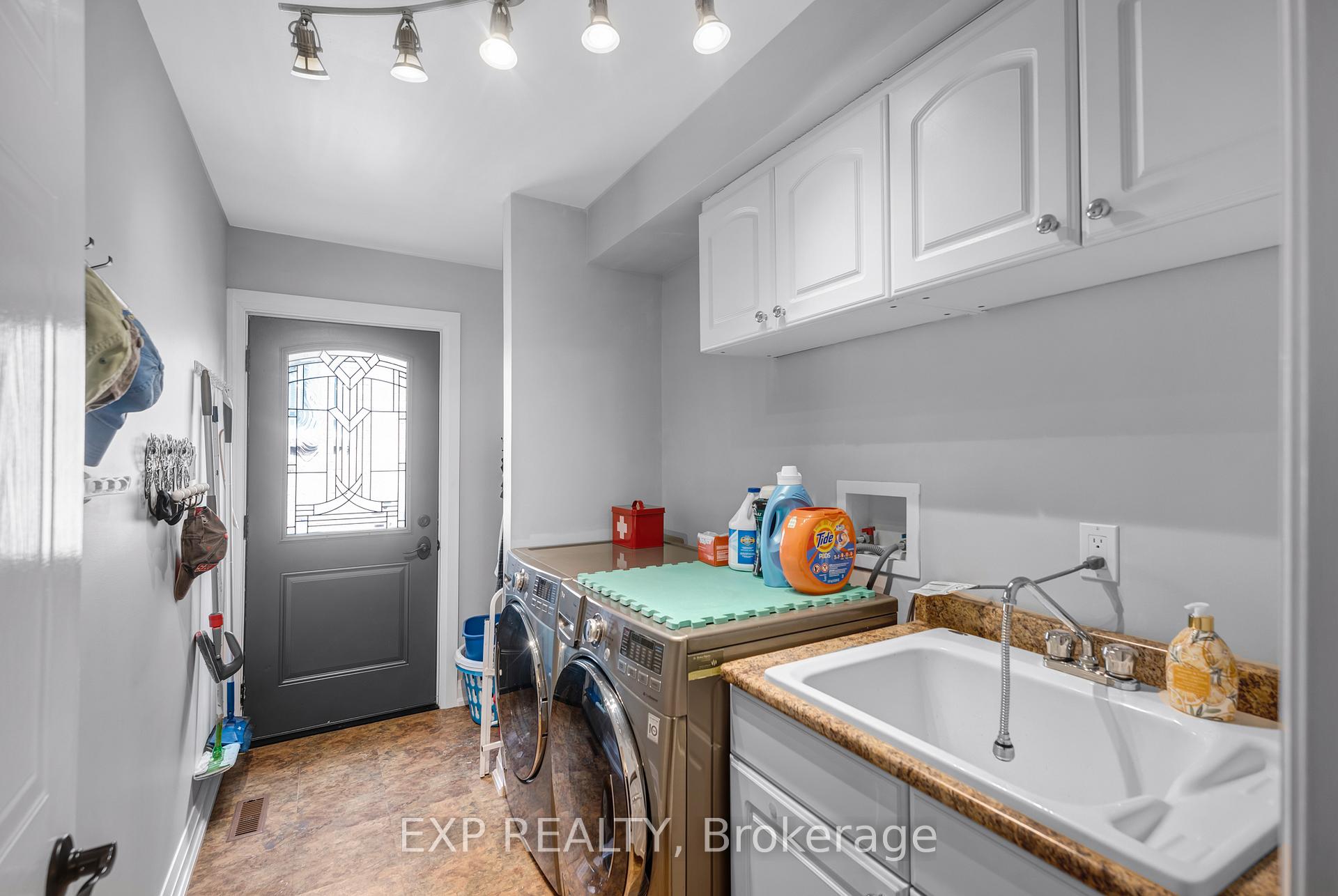 Photo 21 of 308 John Bowser Crescent, Newmarket, Glenway Estates — HOMEH