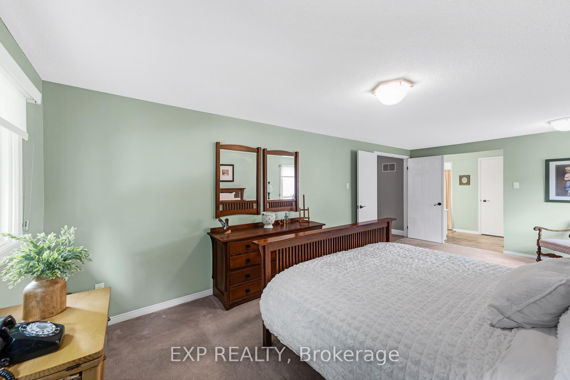 Photo 25 of 308 John Bowser Crescent, Newmarket, Glenway Estates — HOMEH