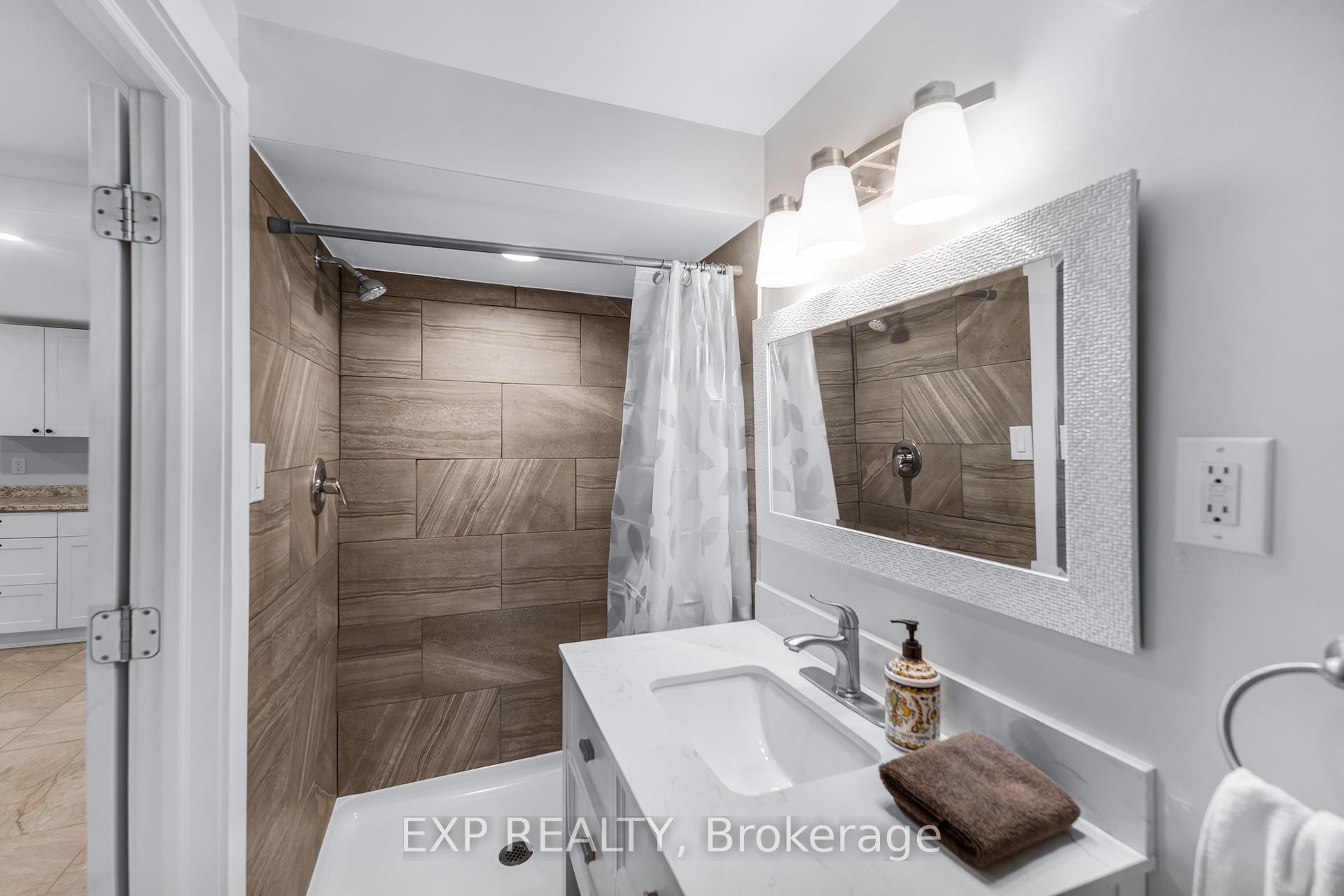 Photo 39 of 308 John Bowser Crescent, Newmarket, Glenway Estates — HOMEH