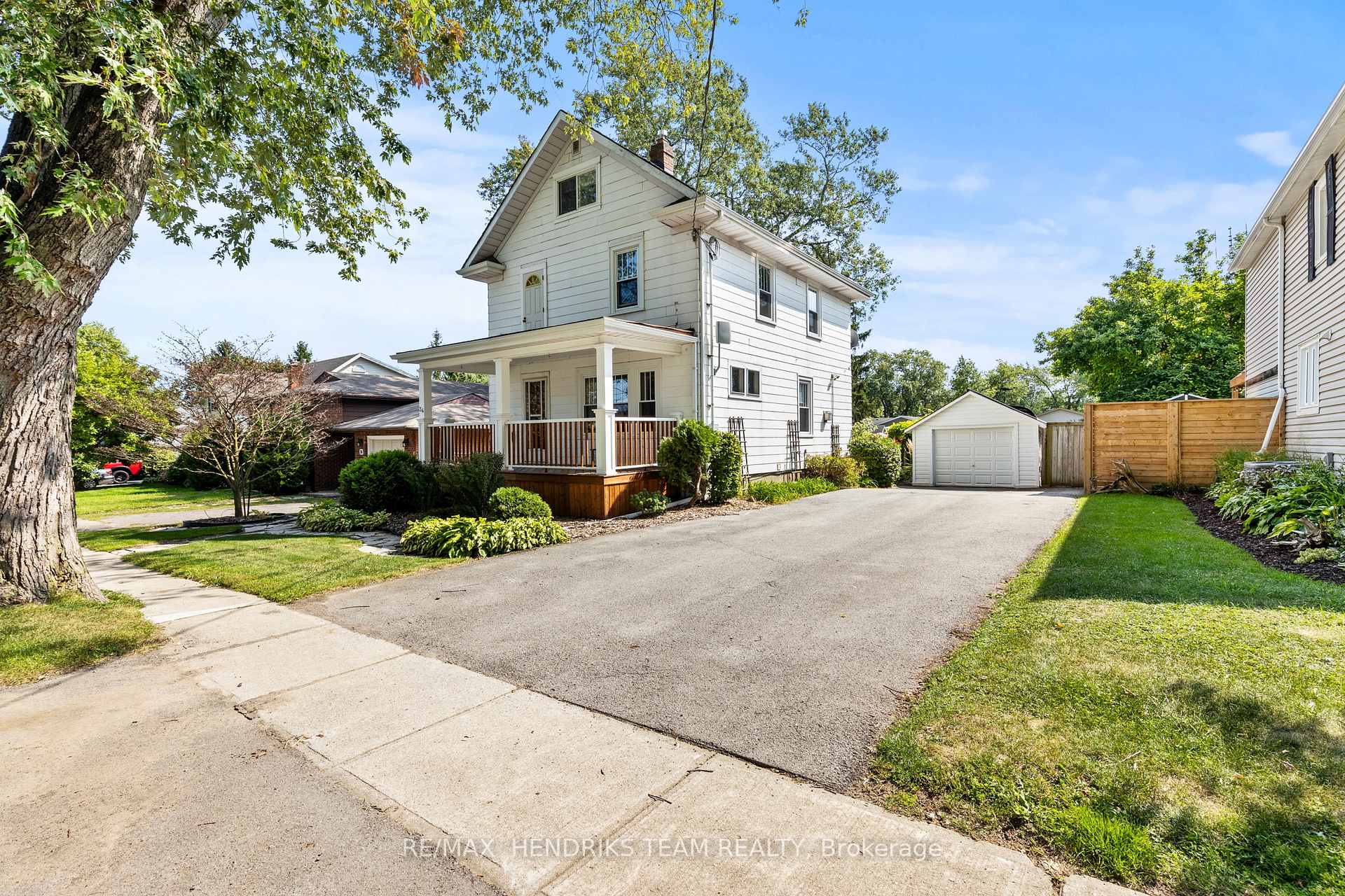 Photo 2 of 34 College Street, Pelham, Fonthill — HOMEH