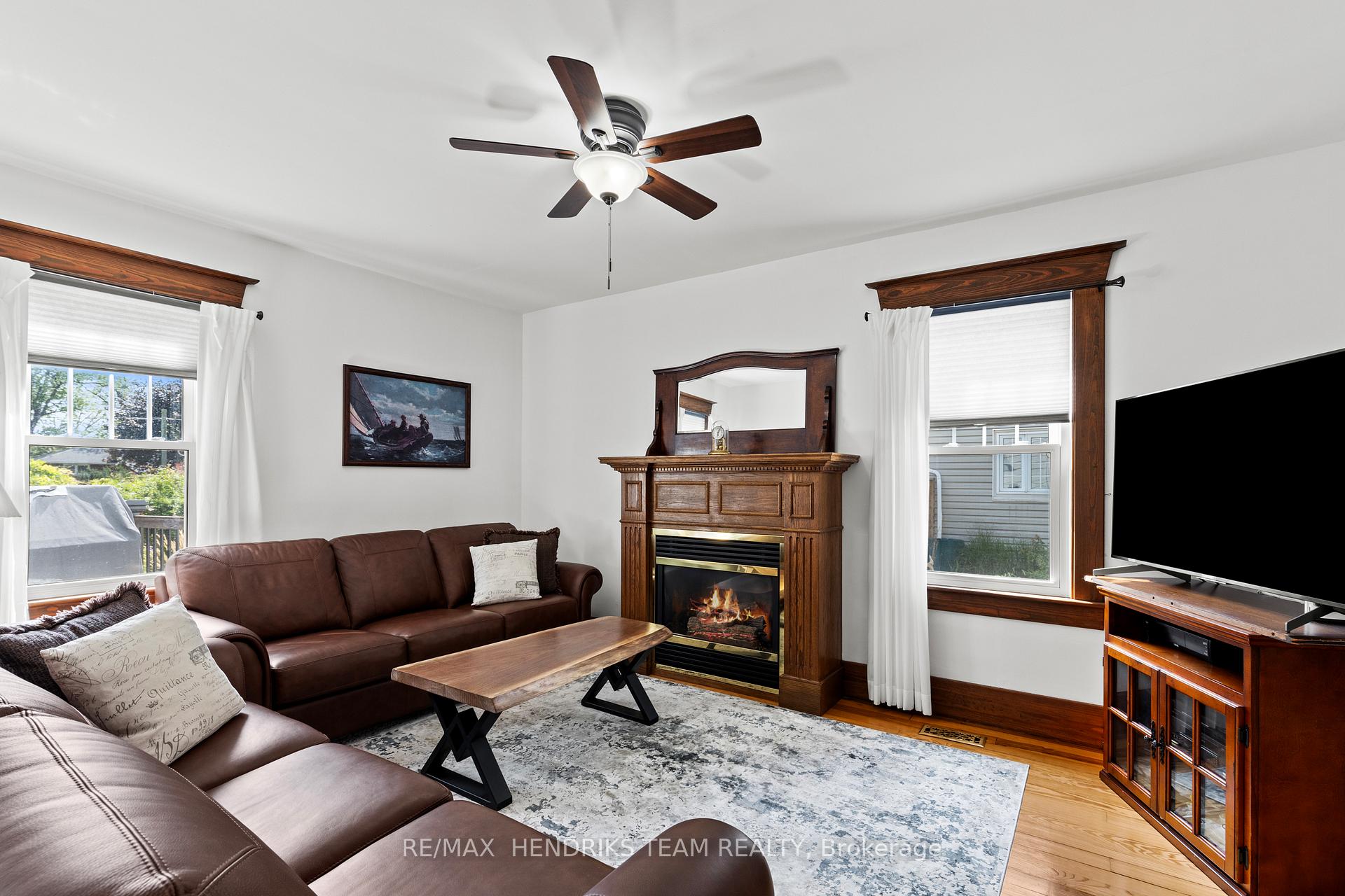 Photo 7 of 34 College Street, Pelham, Fonthill — HOMEH