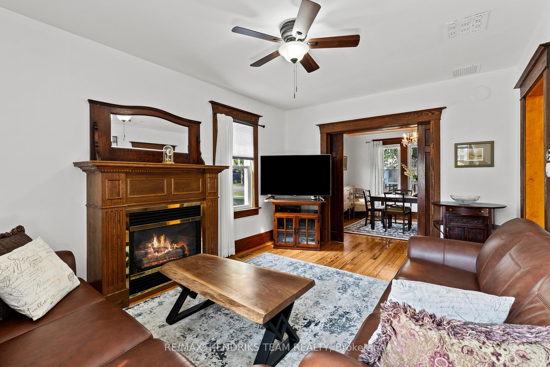 Photo 8 of 34 College Street, Pelham, Fonthill — HOMEH