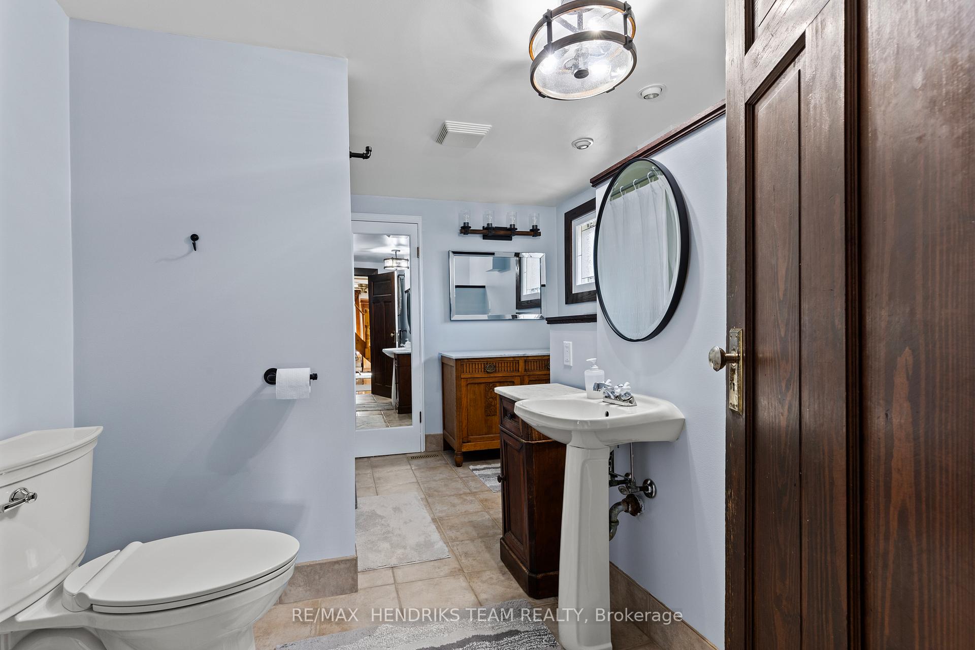 Photo 18 of 34 College Street, Pelham, Fonthill — HOMEH