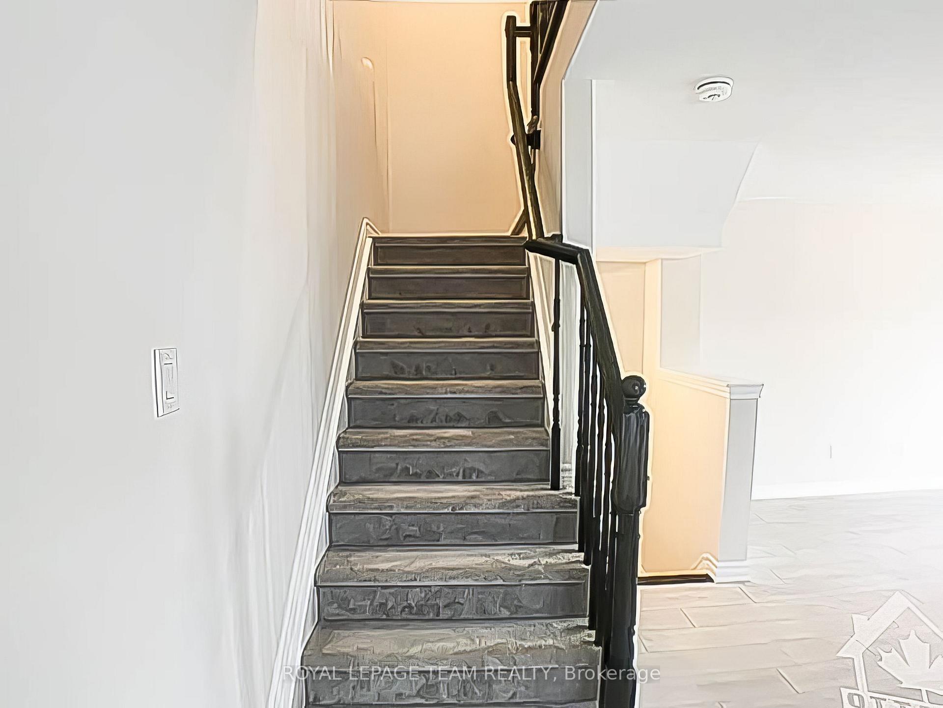 Photo 8 of 388 Willow Aster Circle, Ottawa, Avalon West — HOMEH