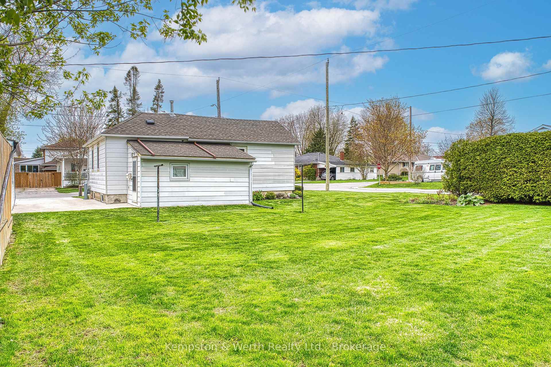 Photo 6 of 190 Elm Avenue N, North Perth, Listowel — HOMEH