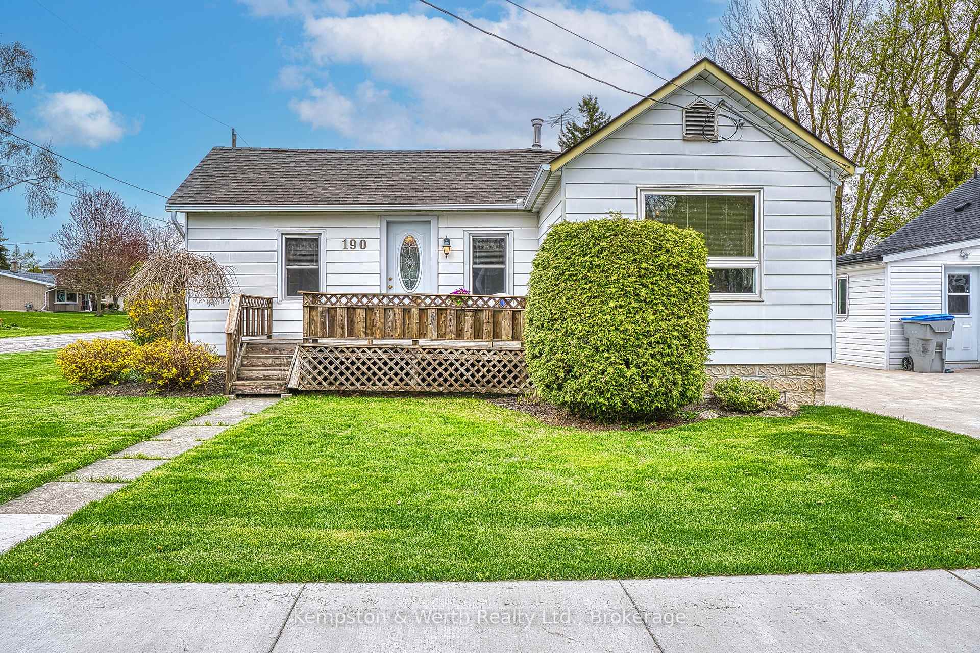 Photo 8 of 190 Elm Avenue N, North Perth, Listowel — HOMEH