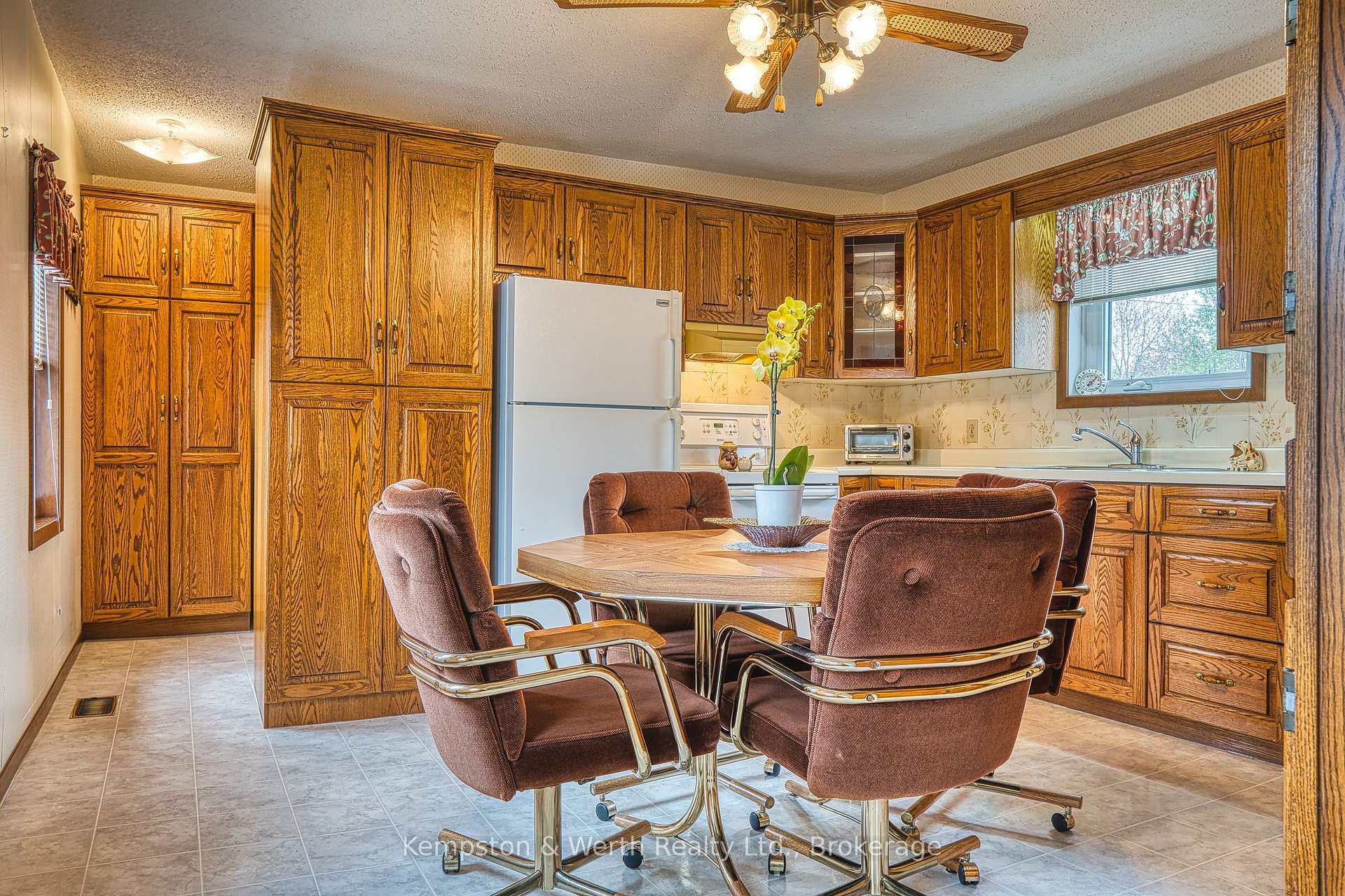 Photo 11 of 190 Elm Avenue N, North Perth, Listowel — HOMEH