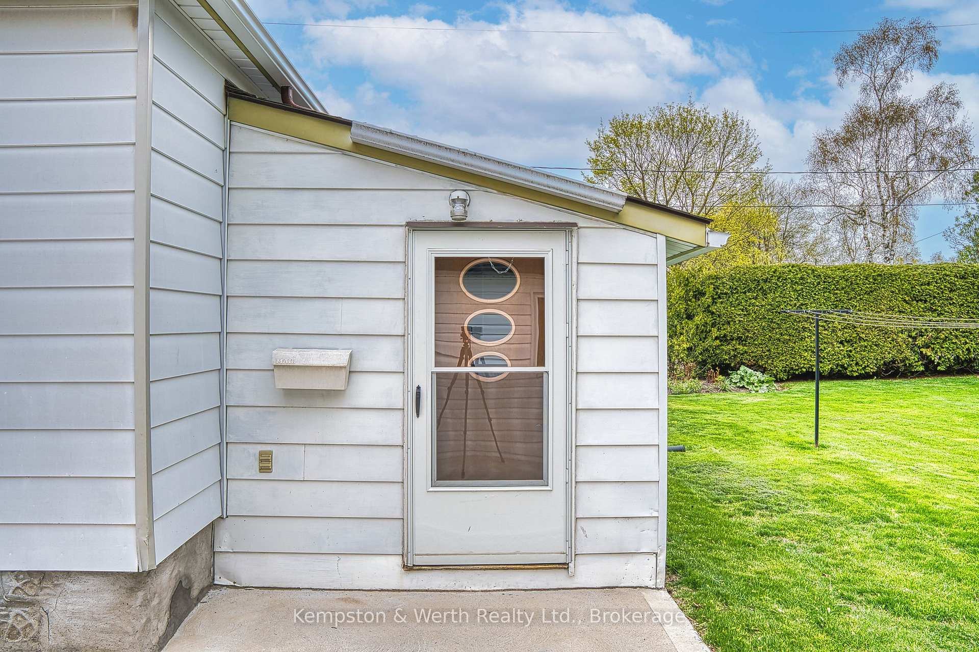 Photo 24 of 190 Elm Avenue N, North Perth, Listowel — HOMEH