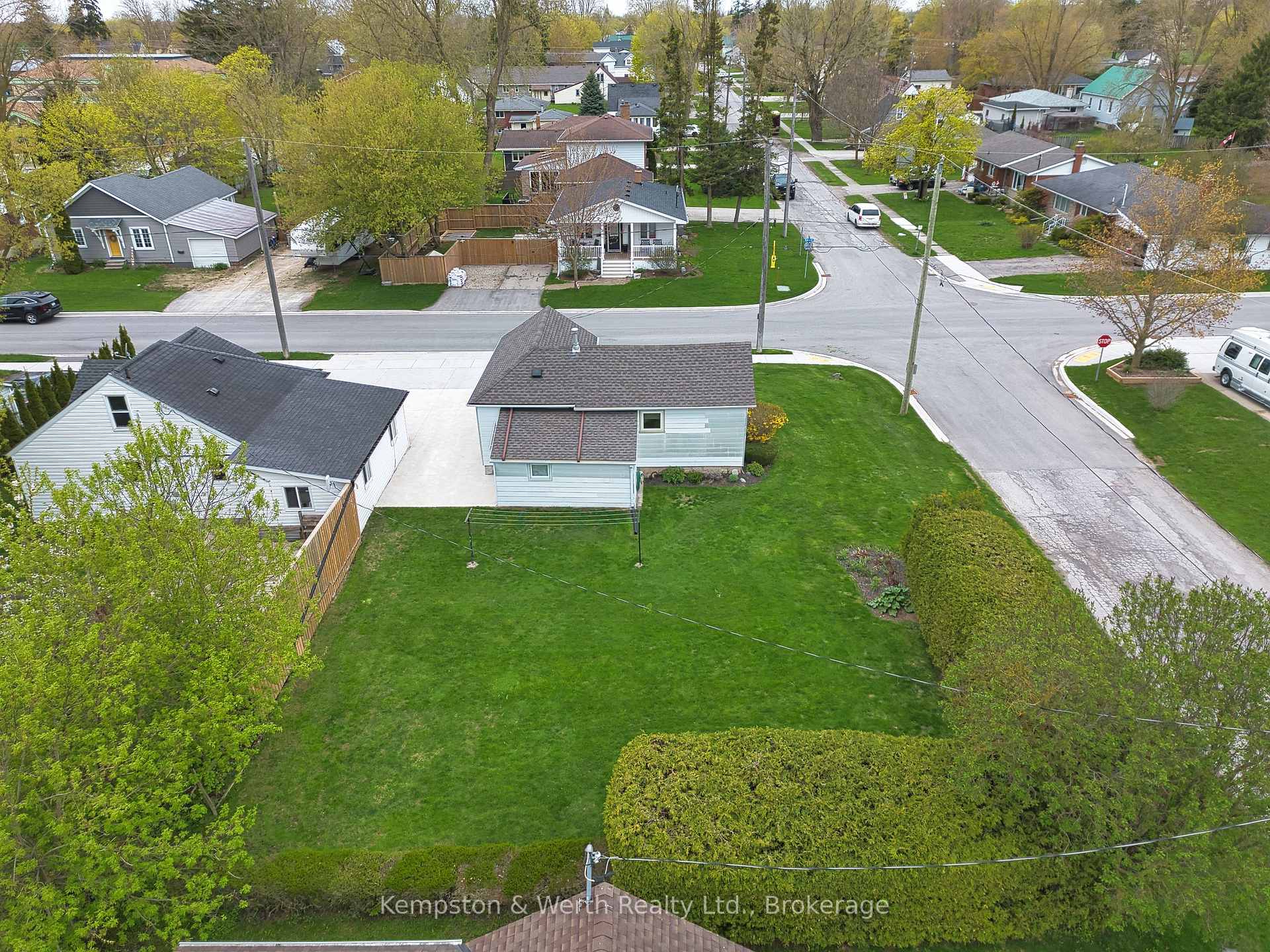 Photo 29 of 190 Elm Avenue N, North Perth, Listowel — HOMEH