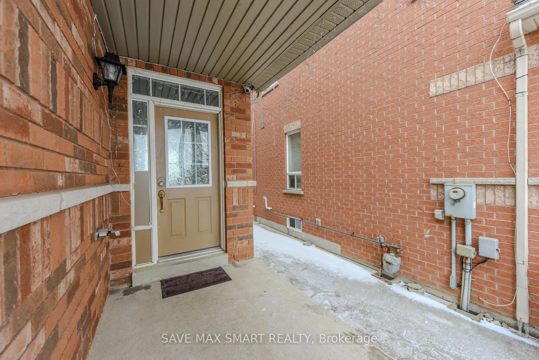 Photo 2 of 72 Rocky Point Crescent, Brampton, Madoc — HOMEH