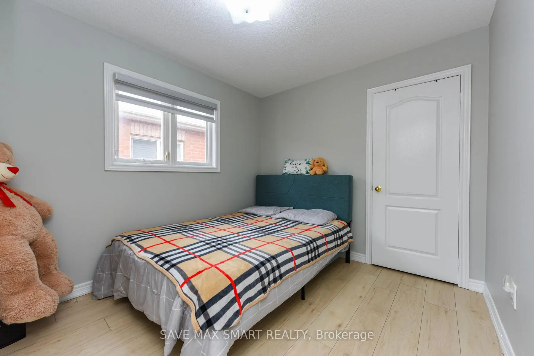 Photo 9 of 72 Rocky Point Crescent, Brampton, Madoc — HOMEH