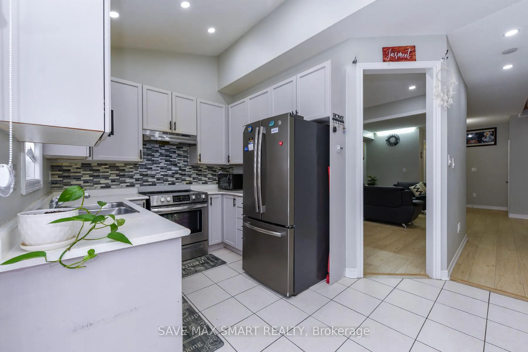 Photo 12 of 72 Rocky Point Crescent, Brampton, Madoc — HOMEH
