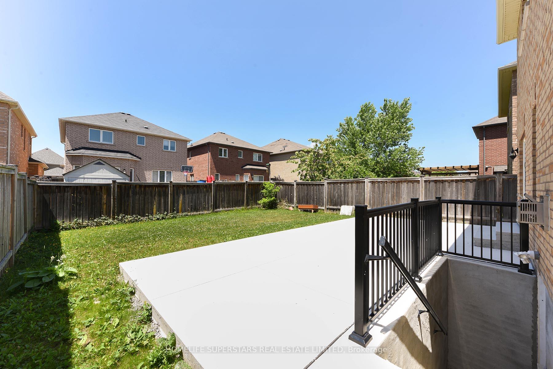 Photo 24 of 129 Mclaughlin Avenue, Milton, Willmott — HOMEH
