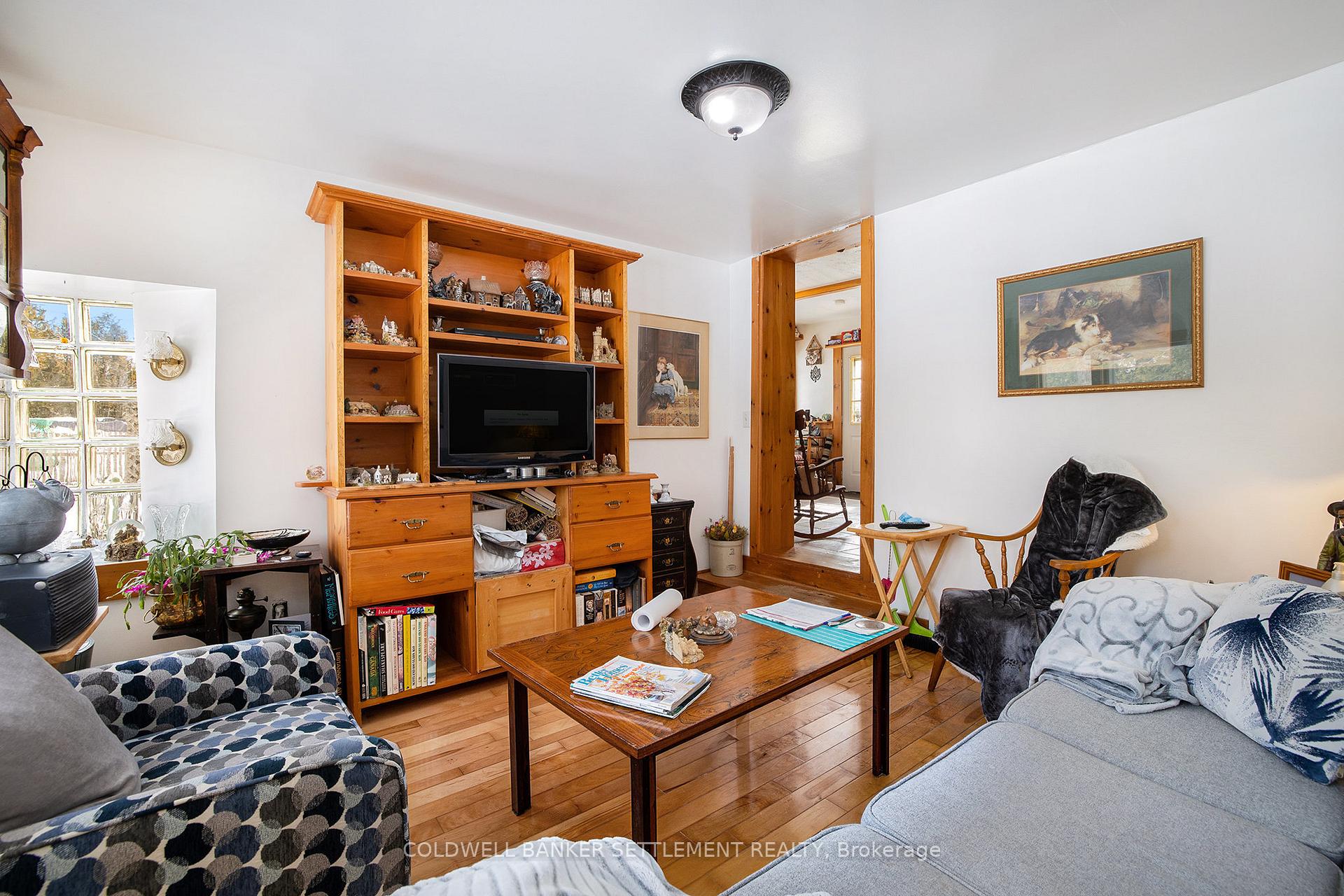 Photo 7 of 101 Beckwith Street E, Perth — HOMEH
