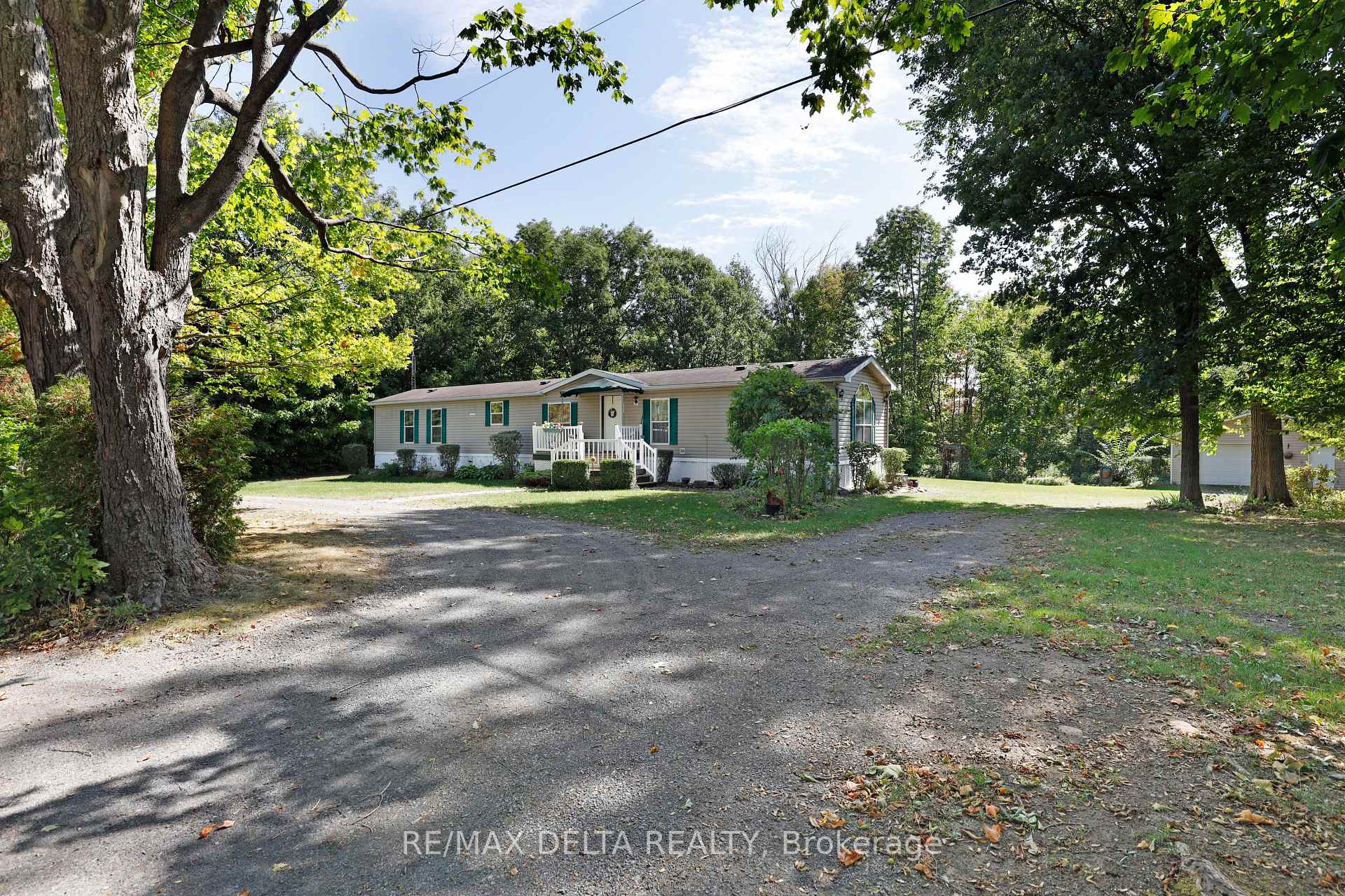 Front of 15270 Concession 8-9 Road