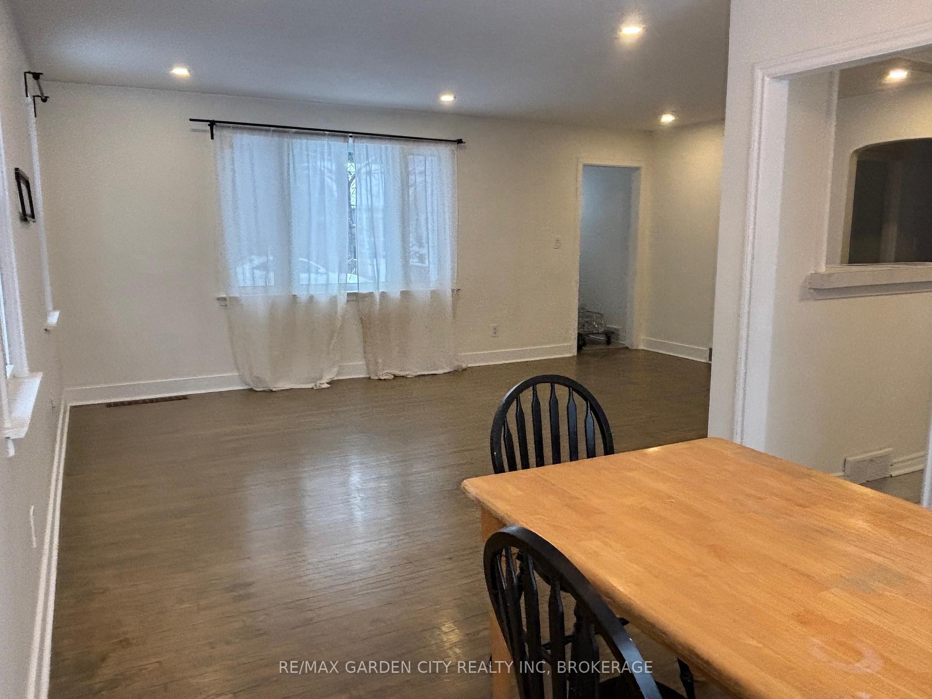 Photo 7 of 30 College Street, Pelham, Fonthill — HOMEH