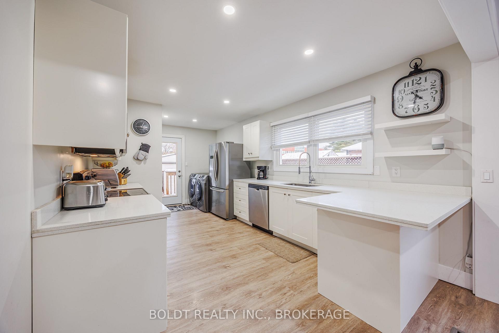 Photo 5 of 6491 Burdette Drive, Niagara Falls, Morrison — HOMEH