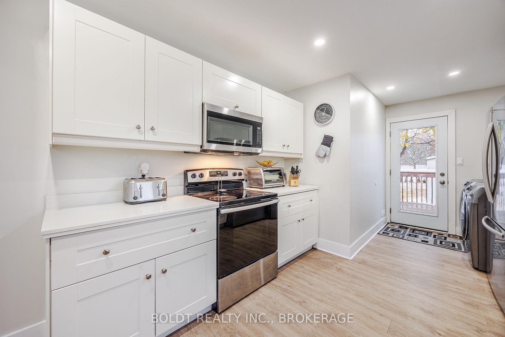 Photo 6 of 6491 Burdette Drive, Niagara Falls, Morrison — HOMEH