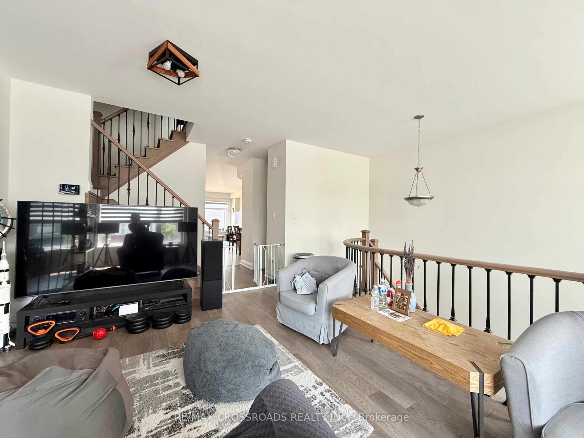 Photo 3 of 913 Isaac Phillips Way E, Newmarket, Summerhill Estates — HOMEH