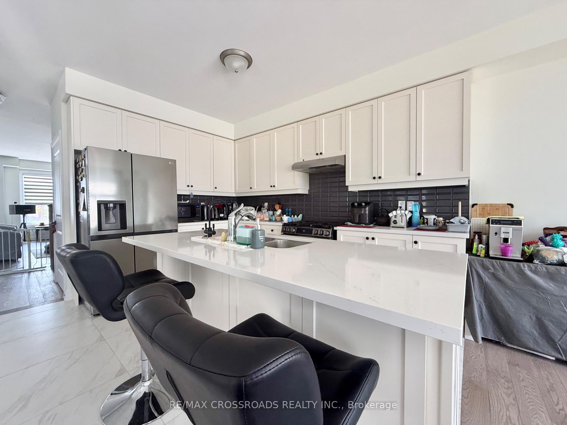 Photo 5 of 913 Isaac Phillips Way E, Newmarket, Summerhill Estates — HOMEH