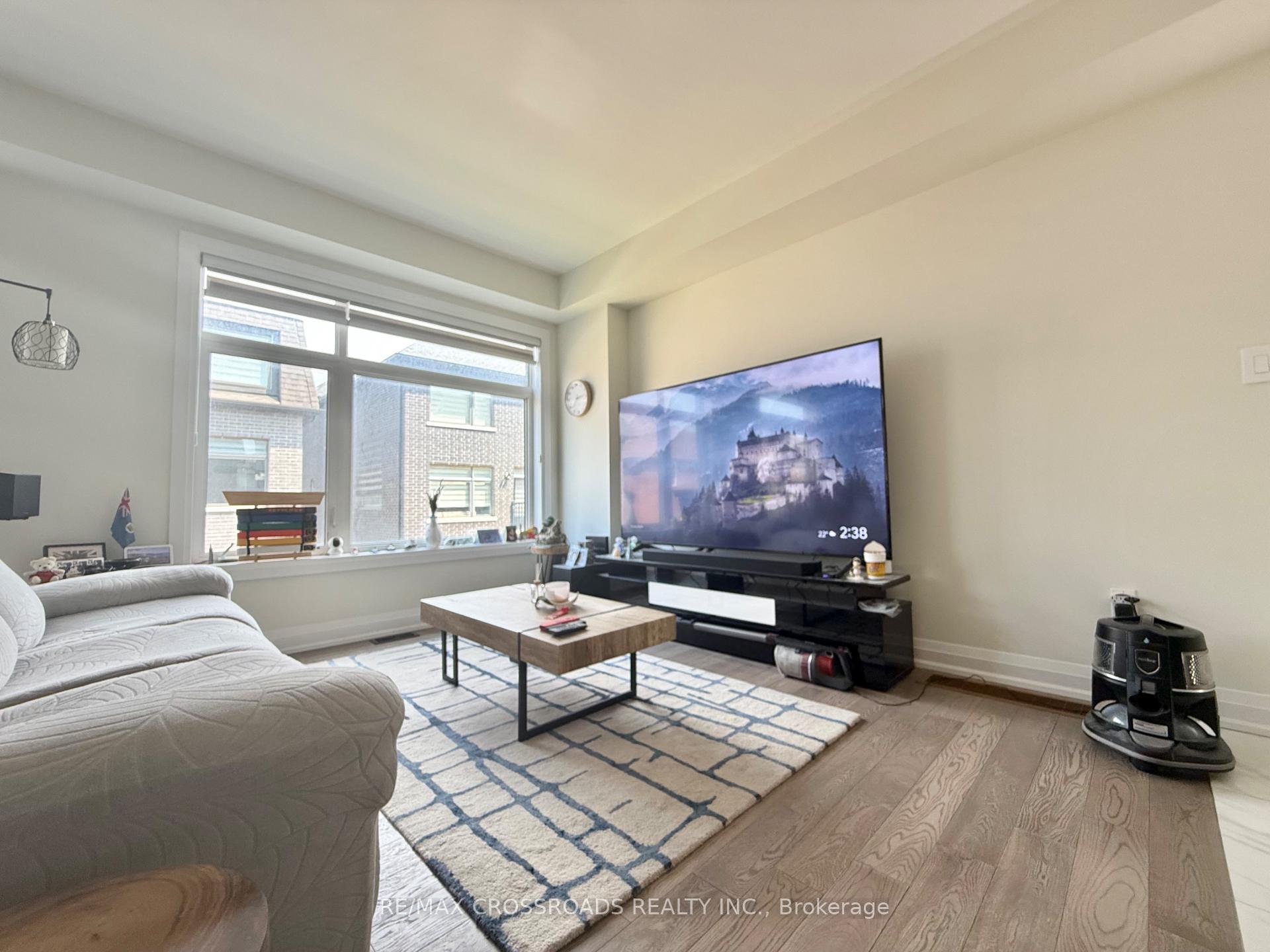 Photo 7 of 913 Isaac Phillips Way E, Newmarket, Summerhill Estates — HOMEH