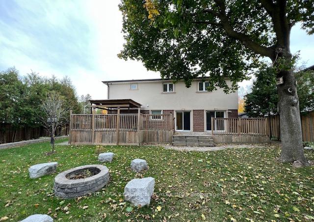Photo 3 of 51 Apricot Street N, Markham, Bayview Glen — HOMEH