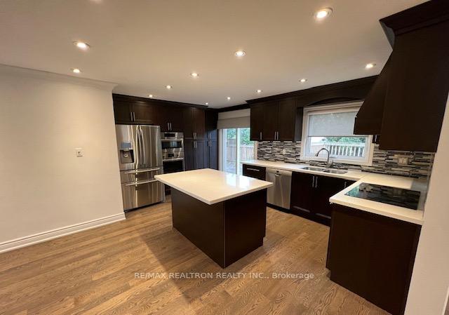 Photo 7 of 51 Apricot Street N, Markham, Bayview Glen — HOMEH