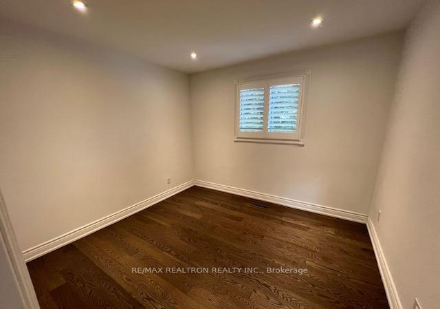 Photo 17 of 51 Apricot Street N, Markham, Bayview Glen — HOMEH