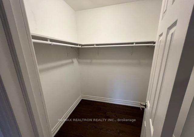 Photo 21 of 51 Apricot Street N, Markham, Bayview Glen — HOMEH